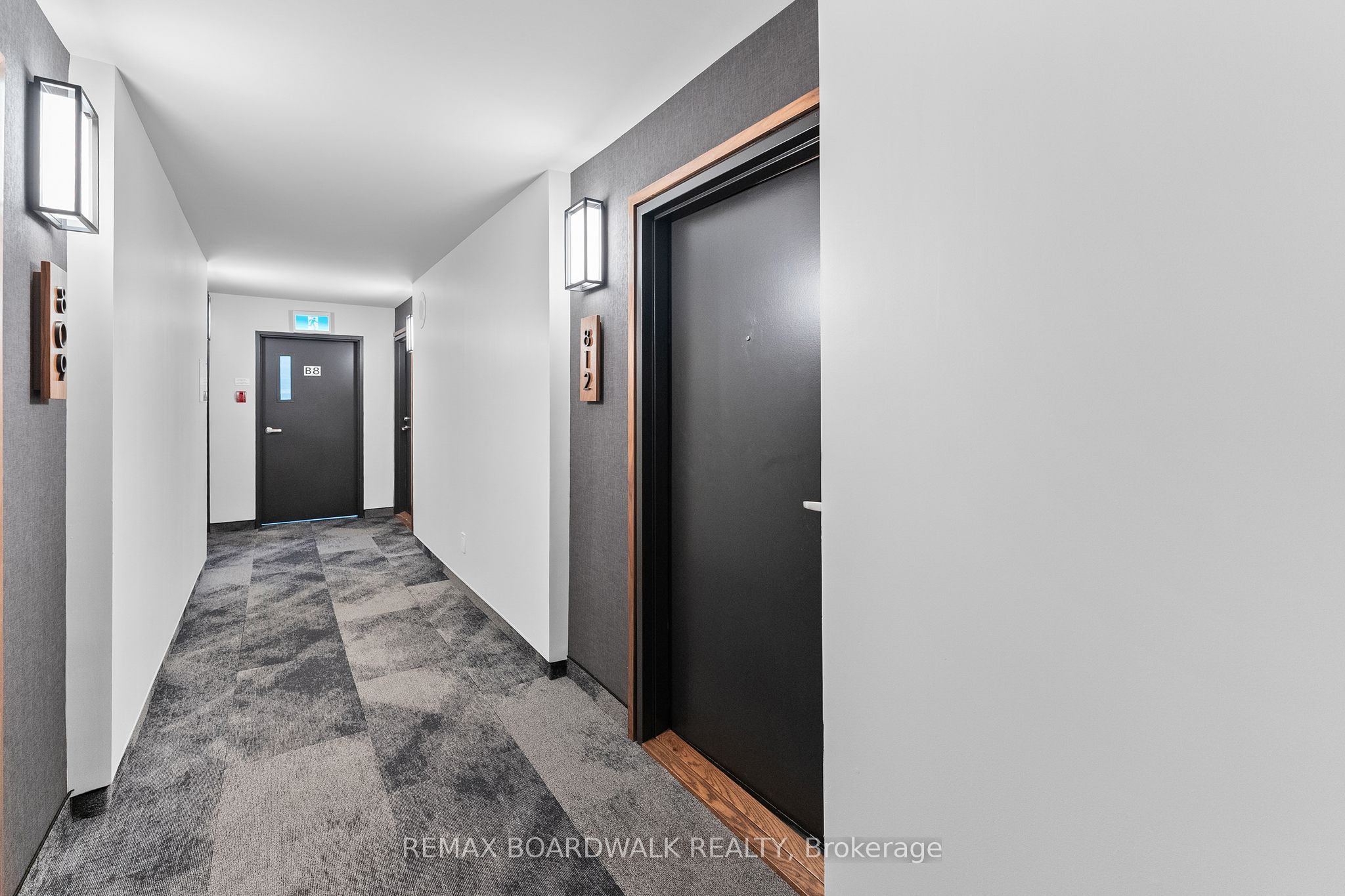 40 Landry Street 812, Vanier and Kingsview Park, ON K1L 8K4 photo 4