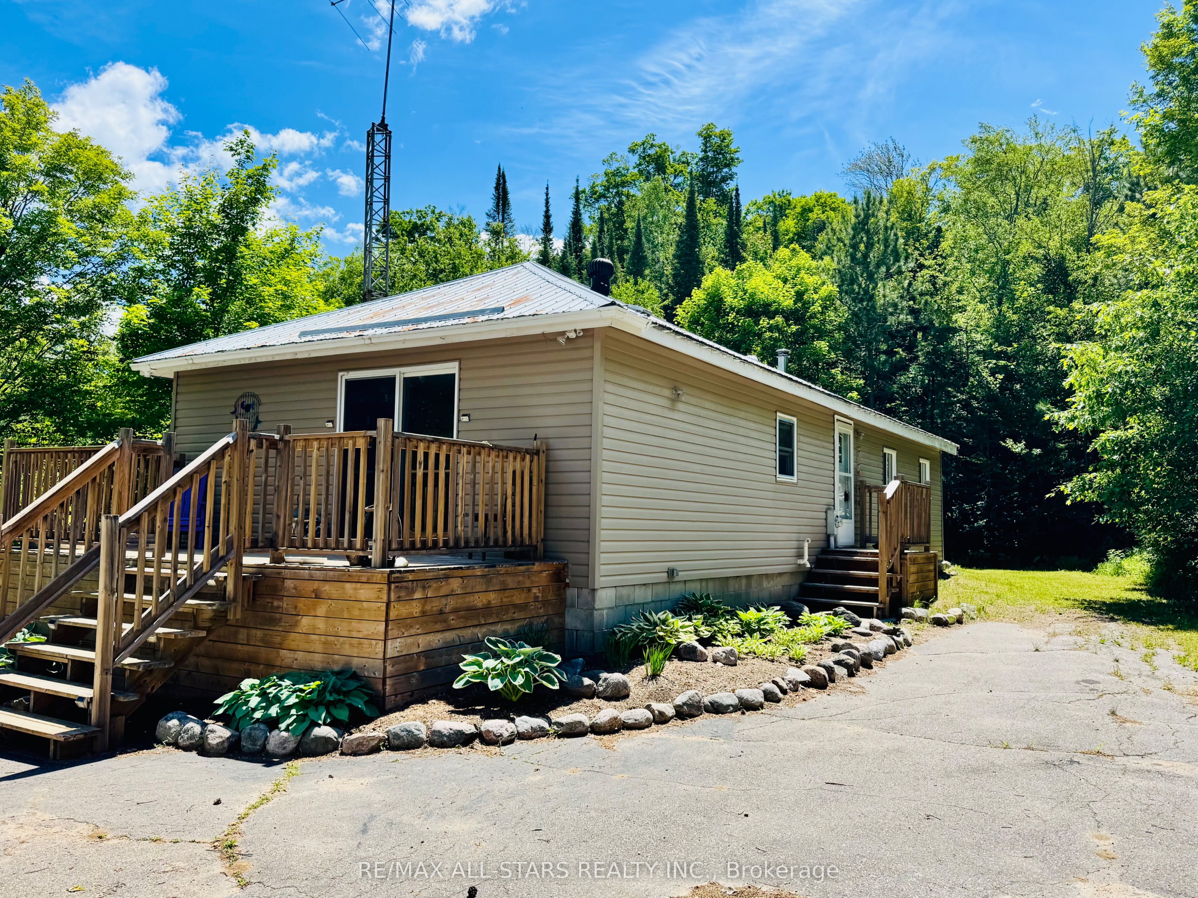 9 Pritchard Road, Hastings Highlands, ON K0J 1L0 photo 2
