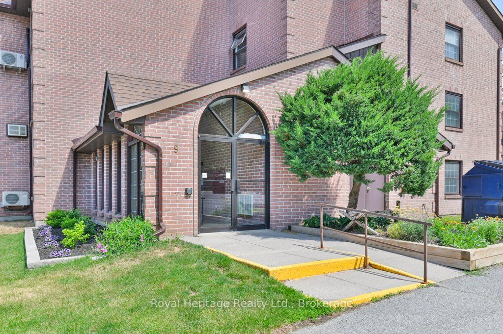 9 Centre Street 203, Greater Napanee, ON K7R 3X3 photo 3