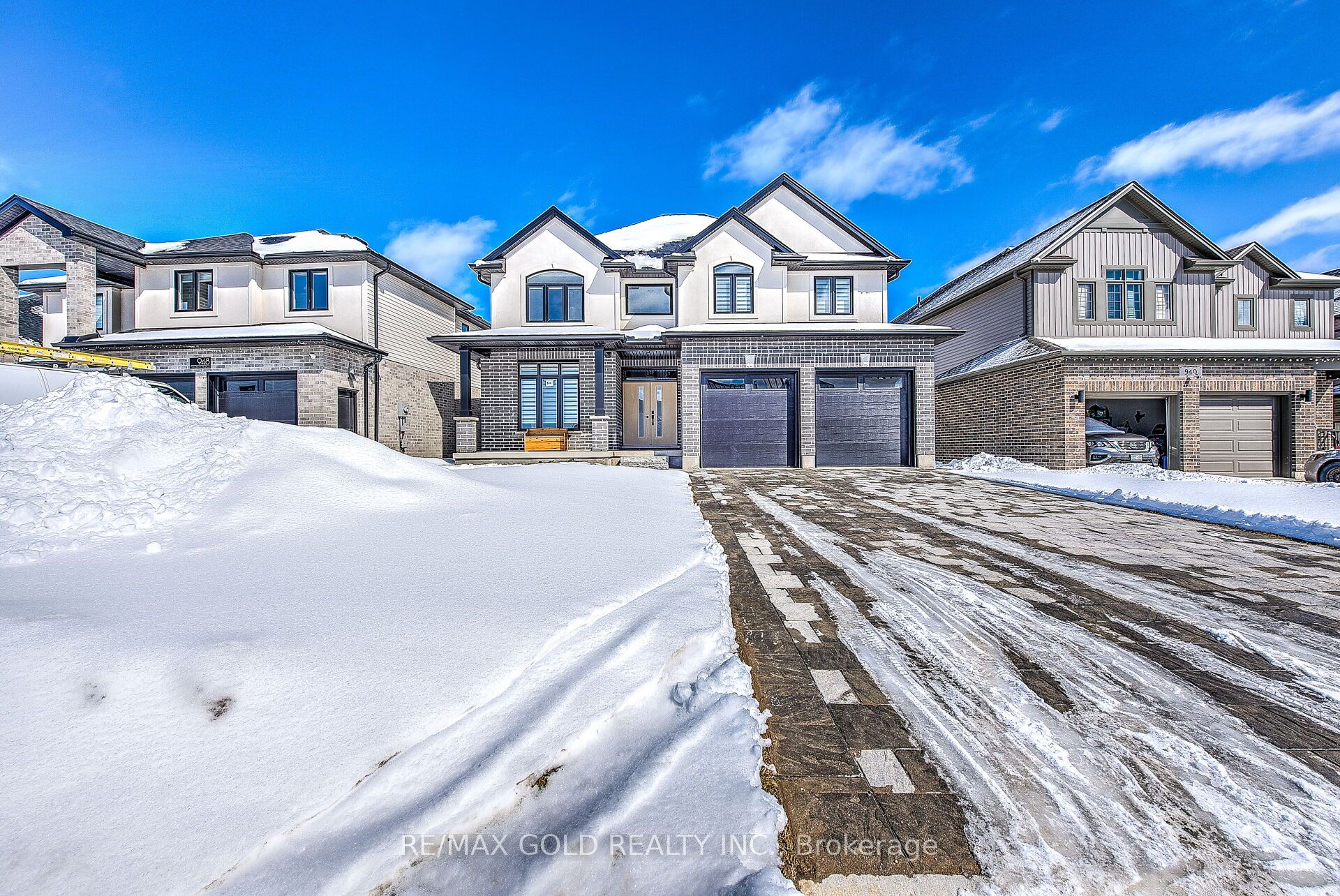 944 Trailsway Avenue, London South, ON N6K 0K6
