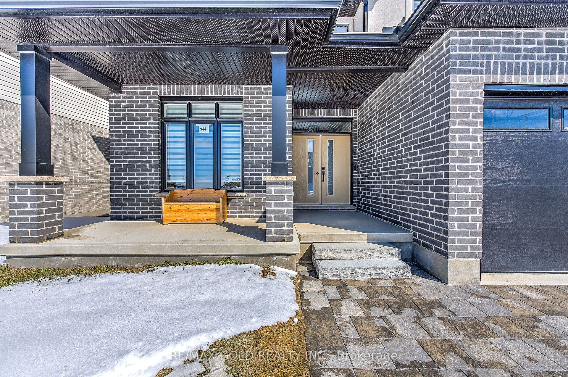 944 Trailsway Avenue, London South, ON N6K 0K6 photo 3