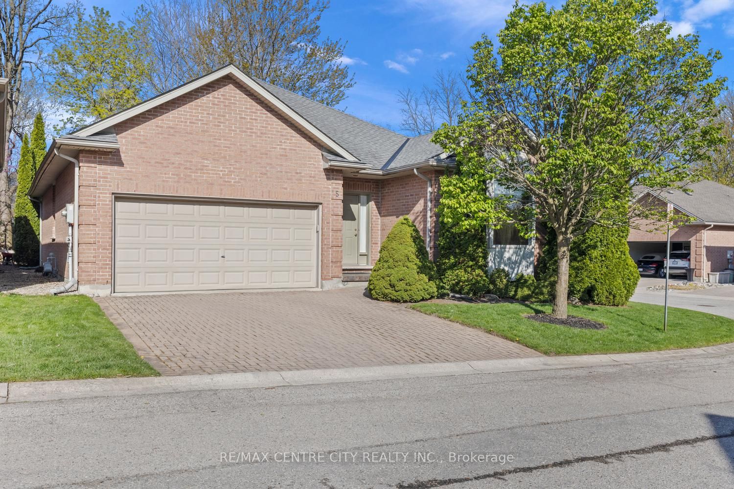 448 Commissioners Road E 5, London South, ON N6C 2T7
