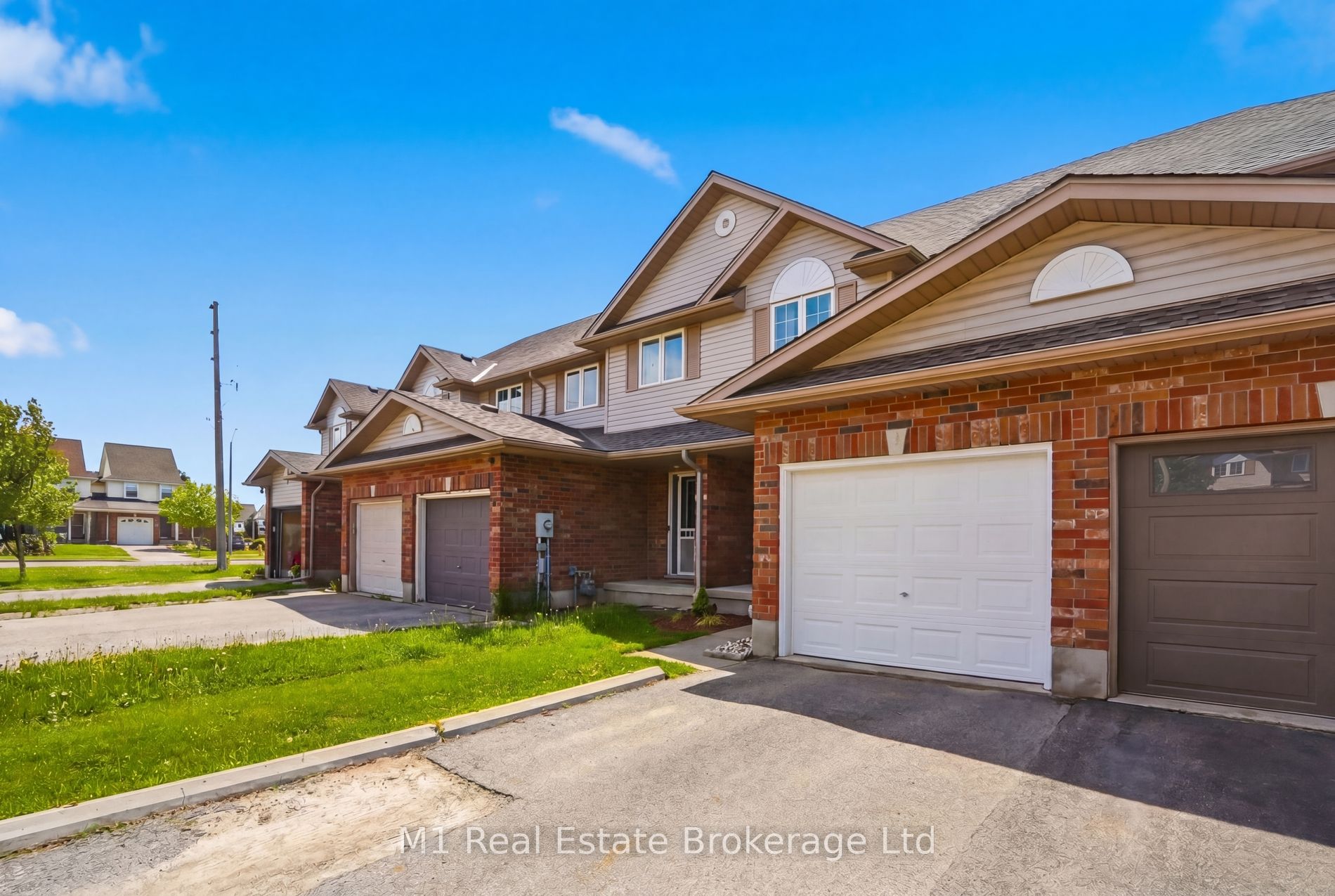 8 Ralston Drive, Guelph, ON N1E 0C3 photo 2