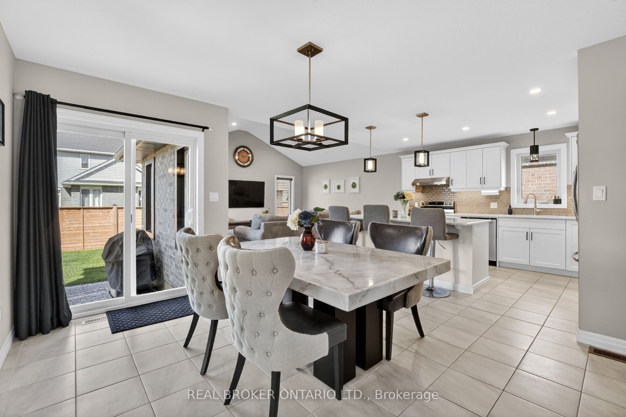 48 Curren Crescent, Tillsonburg, ON N4G 0J3 photo 3
