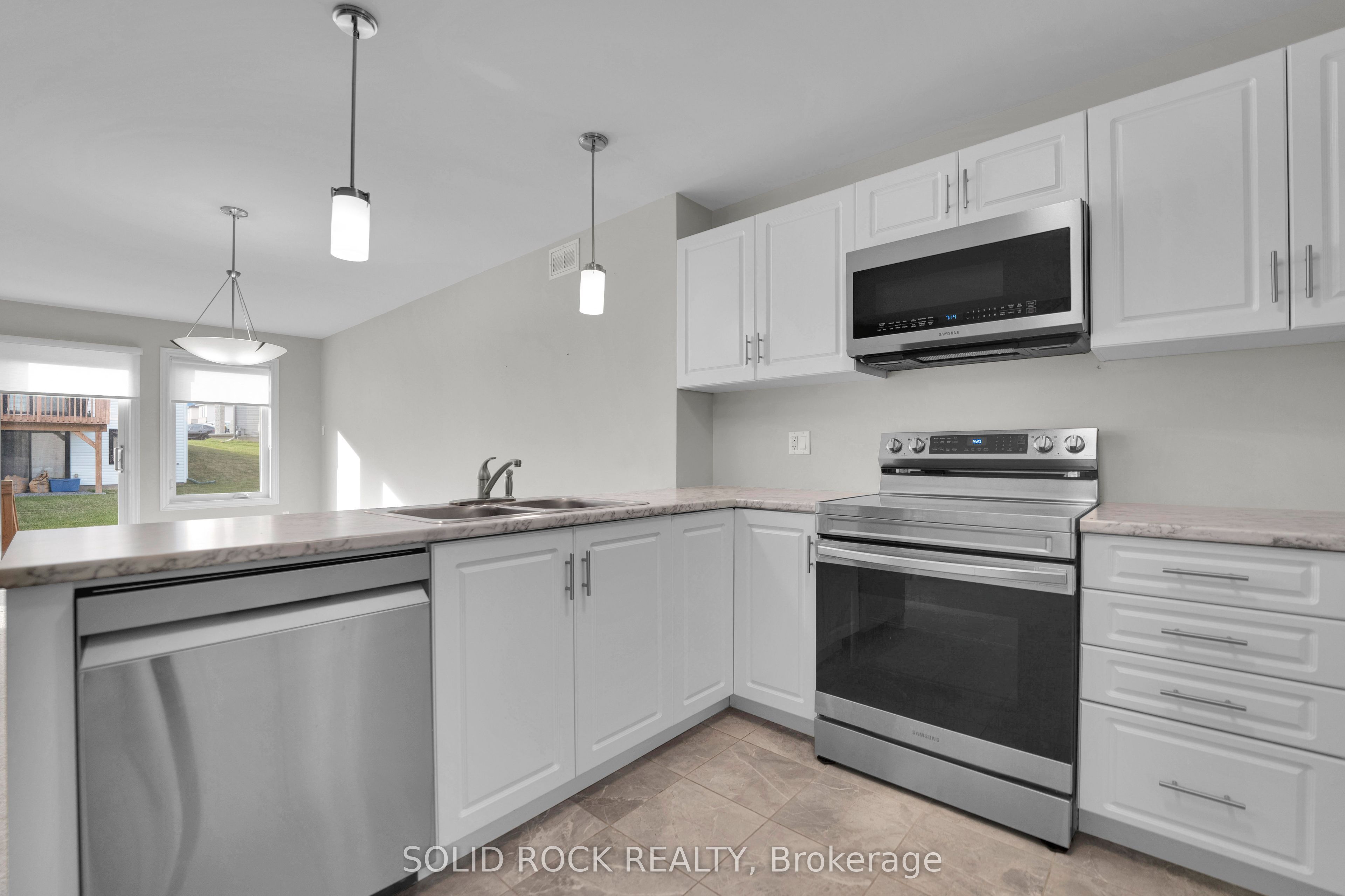 54 Griffith Way, Carleton Place, ON K7C 4G4 photo 4