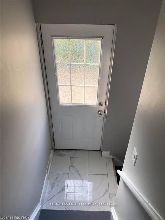 17 MELLENBY Street LOWER, Hamilton, ON L8J 1E6 photo 2