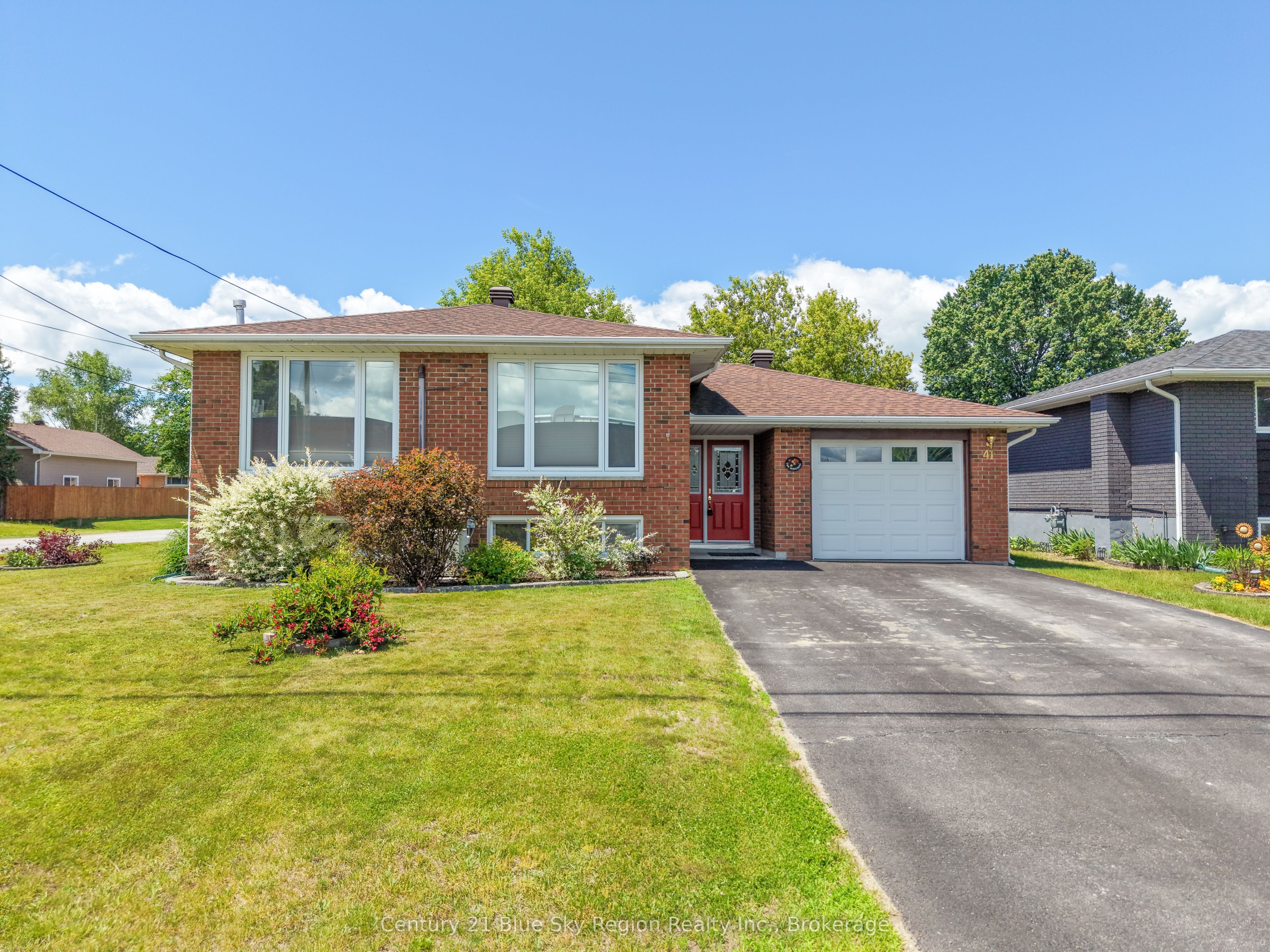 41 Michaud Street, West Nipissing, ON P2B 1B6