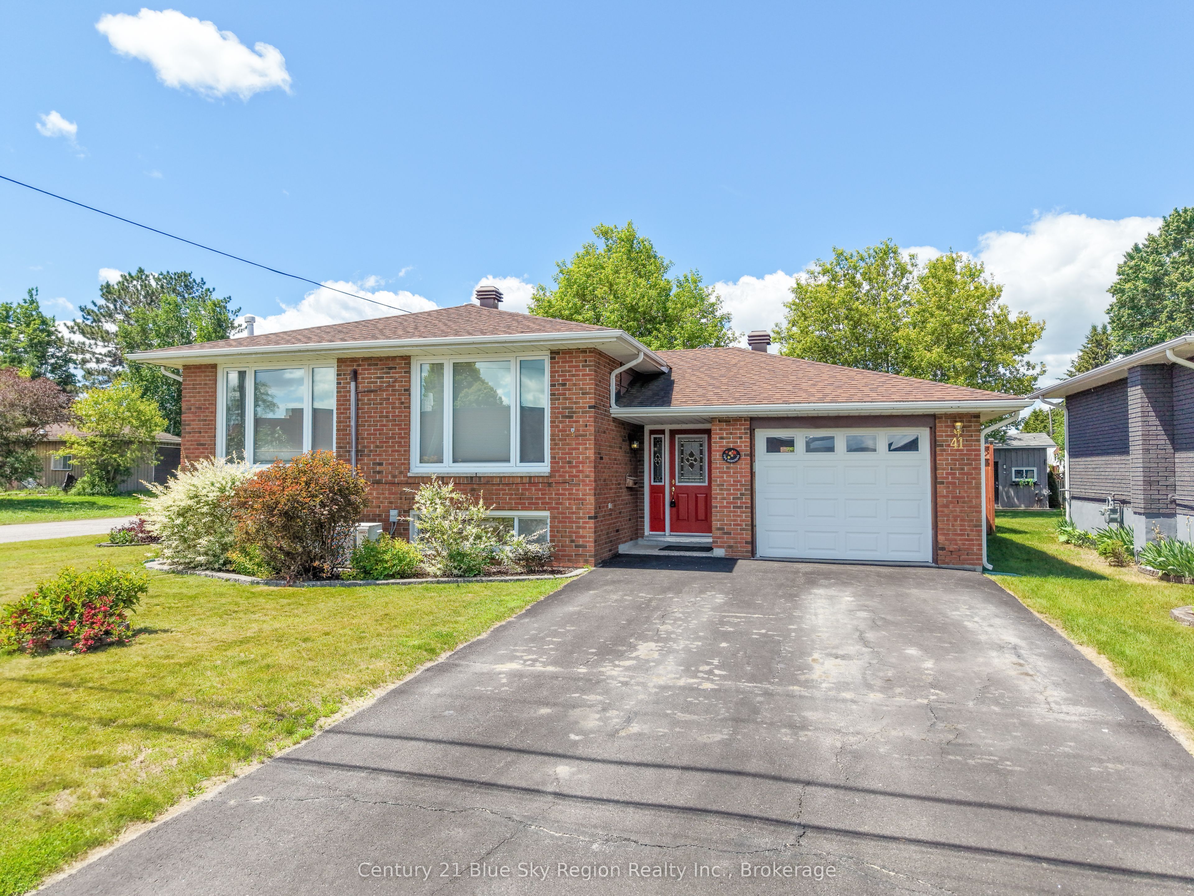 41 Michaud Street, West Nipissing, ON P2B 1B6 photo 2