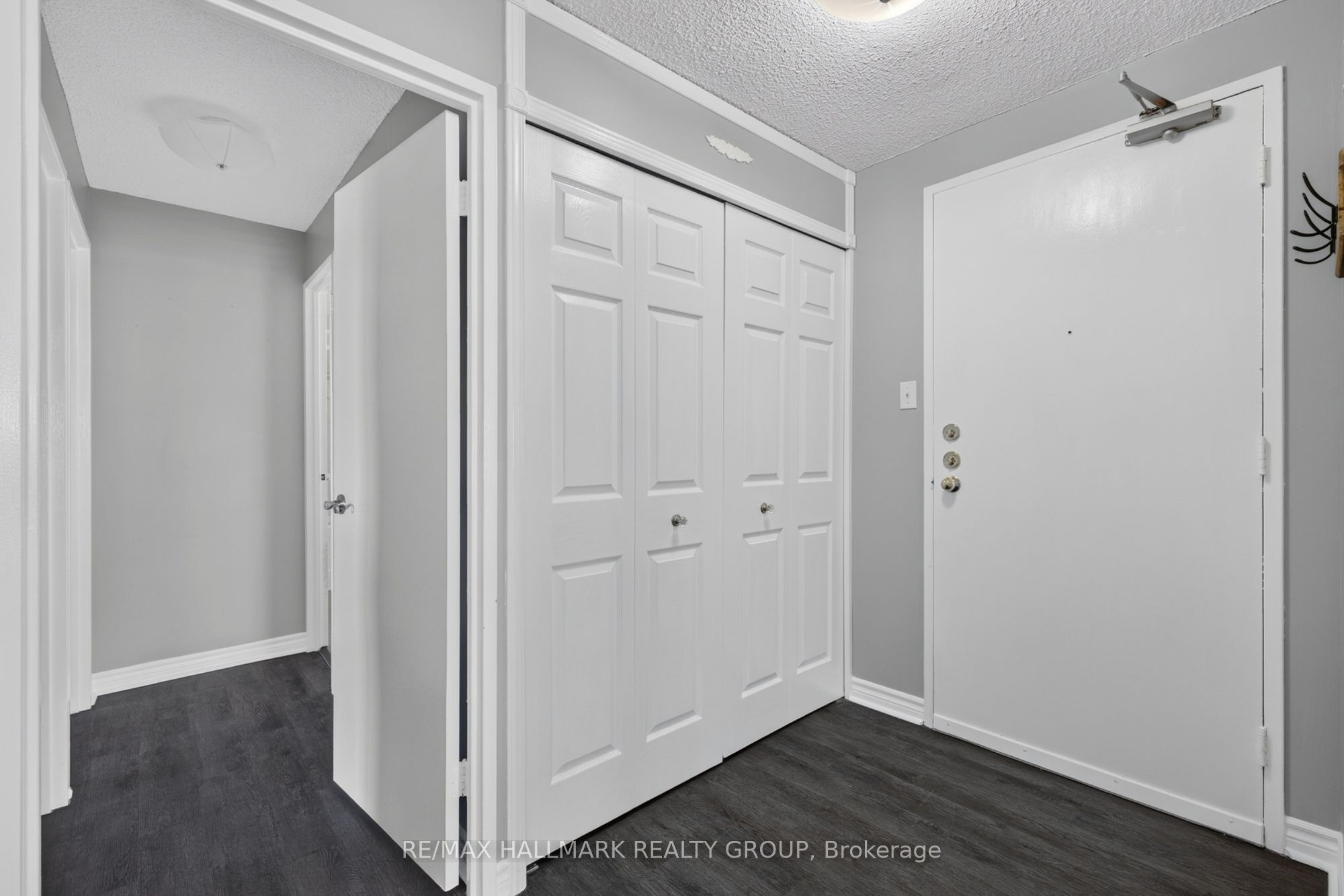 1081 Ambleside Drive 907, Woodroffe, ON K2B 8C8 photo 3