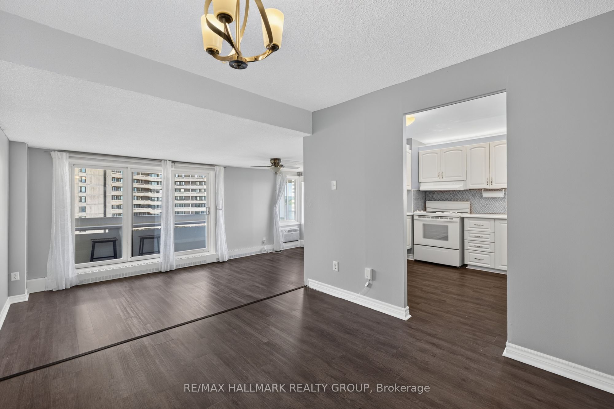 1081 Ambleside Drive 907, Woodroffe, ON K2B 8C8 photo 5