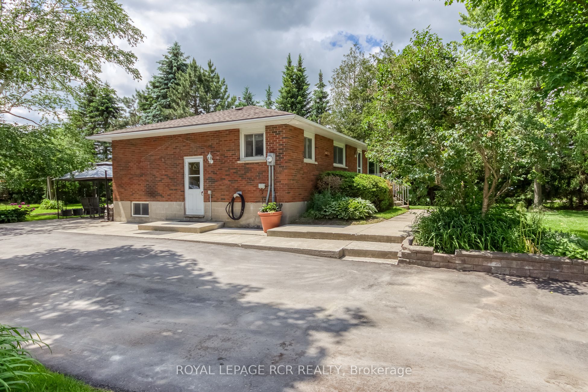 5858 5th Line, Erin, ON N0B 1Z0 photo 2