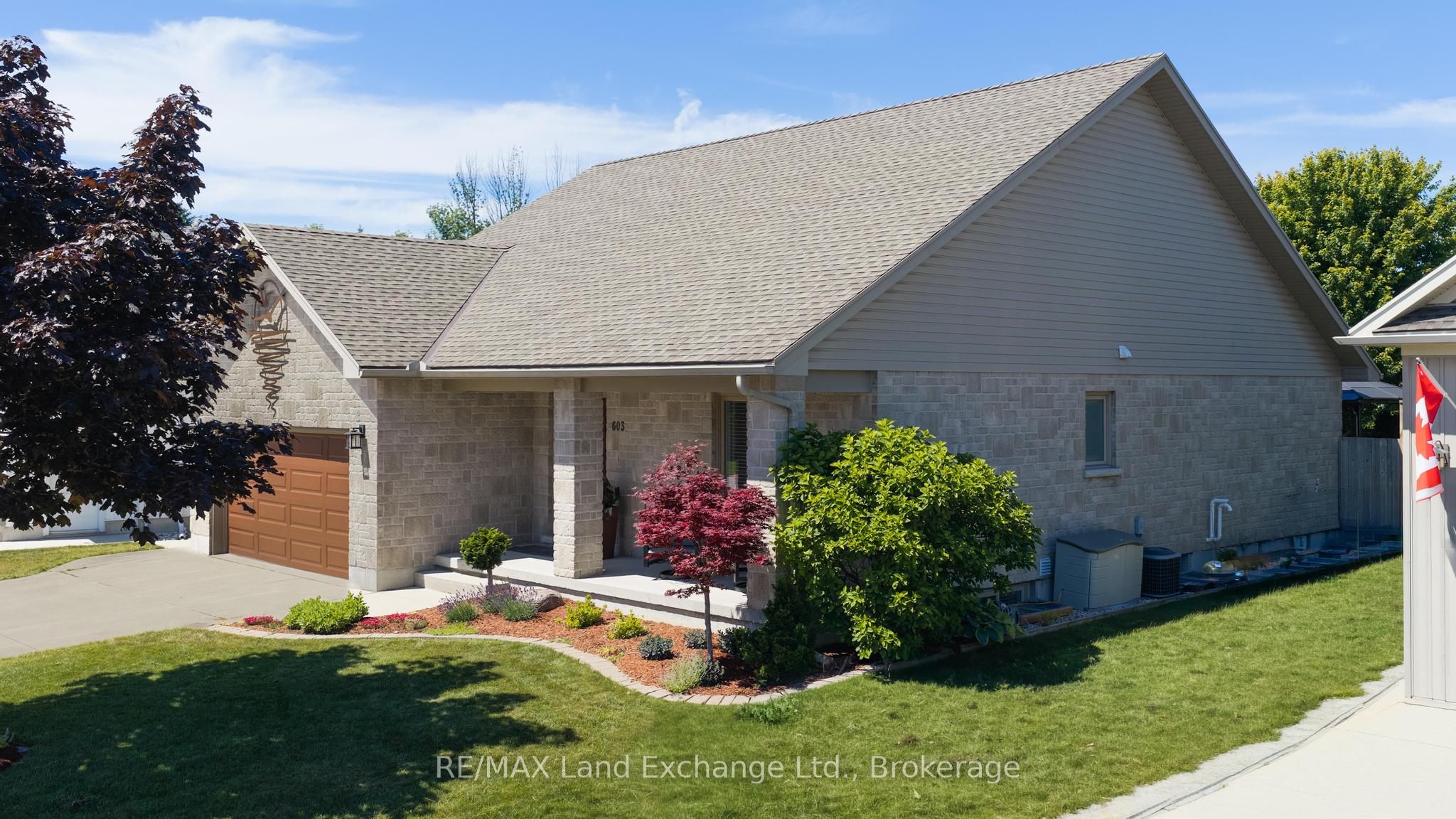 603 Troon Court, Kincardine, ON N2Z 0B4 photo 2