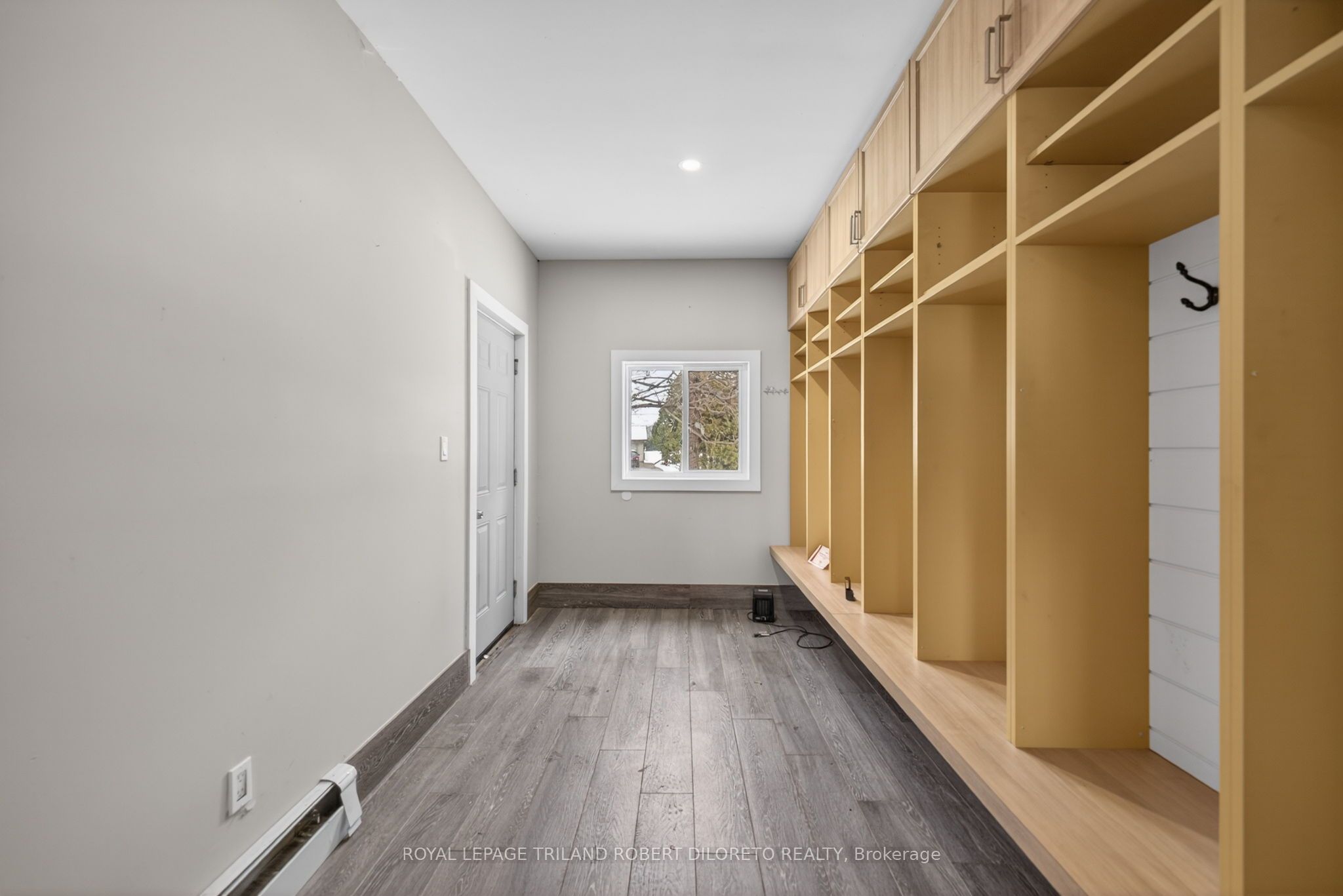 9755 Longwoods Road, Middlesex Centre, ON N6P 1P2 photo 3