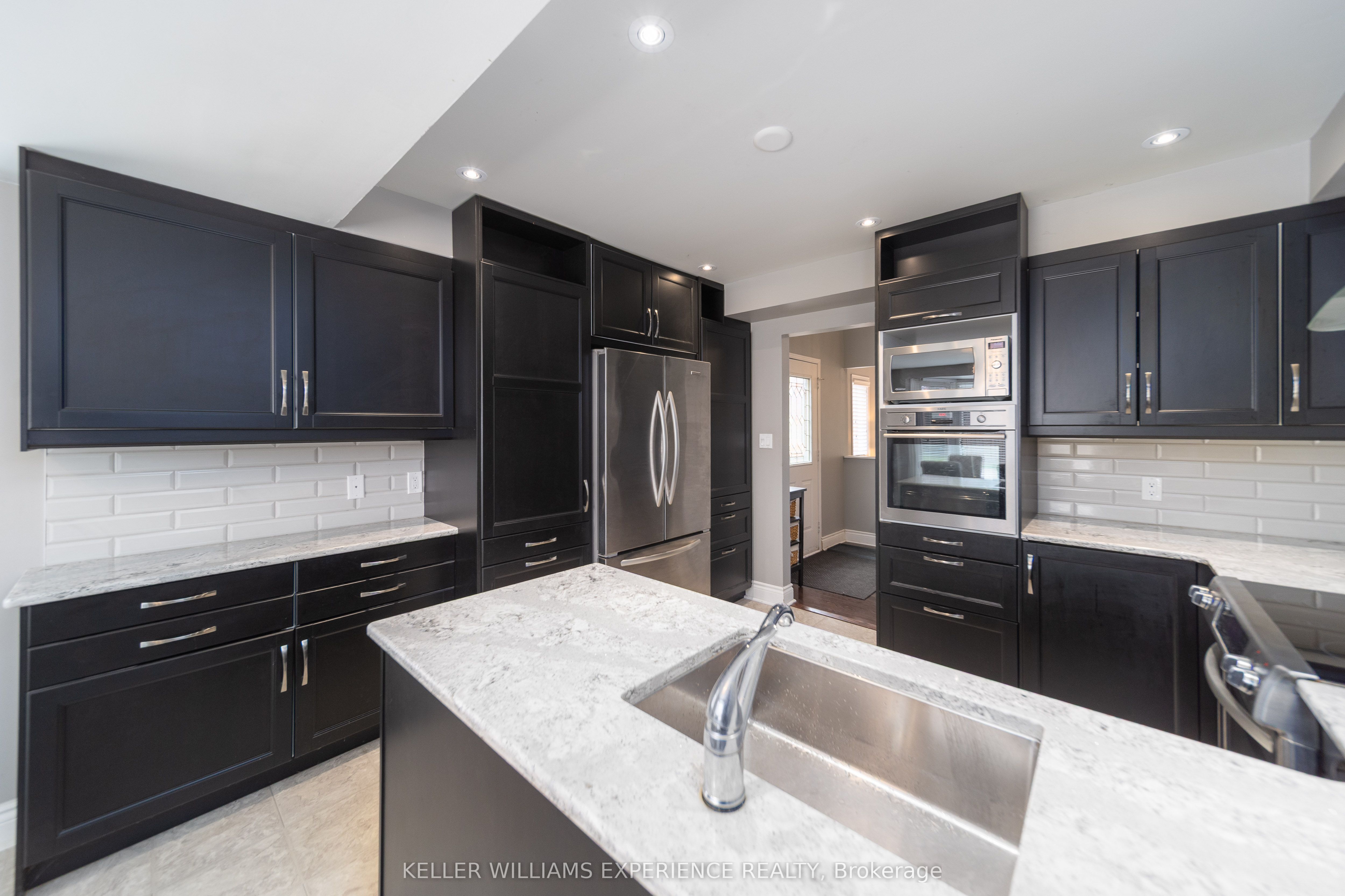 63 Shoreline Drive, Bracebridge, ON P1L 1Z3 photo 4