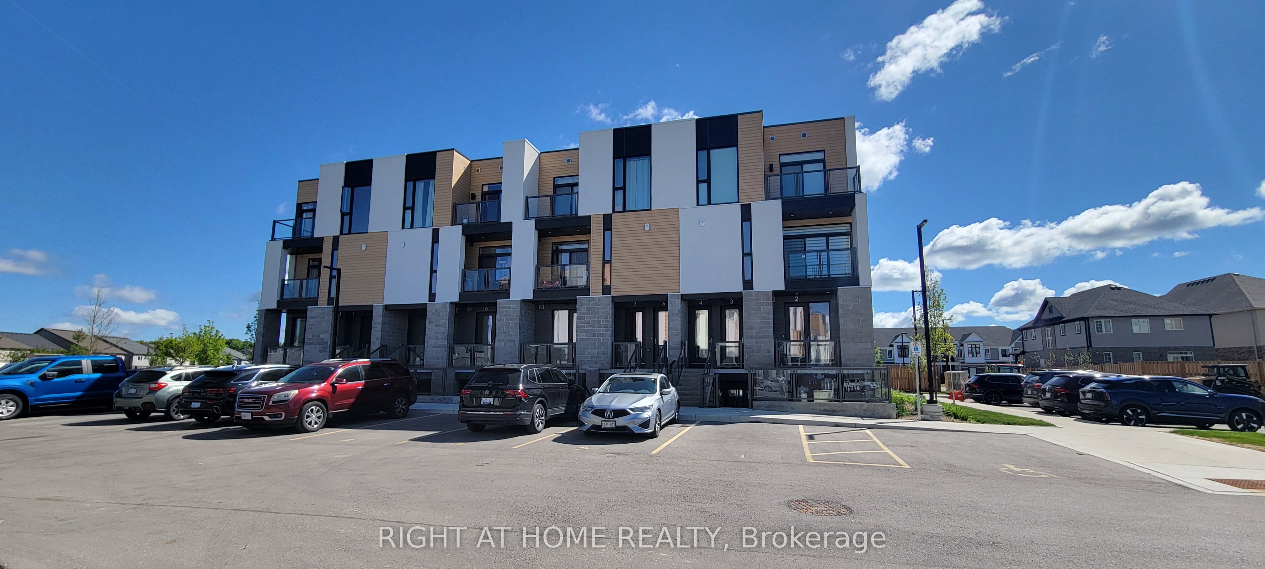 142 Foamflower Place 12, Waterloo, ON N2V 0G9