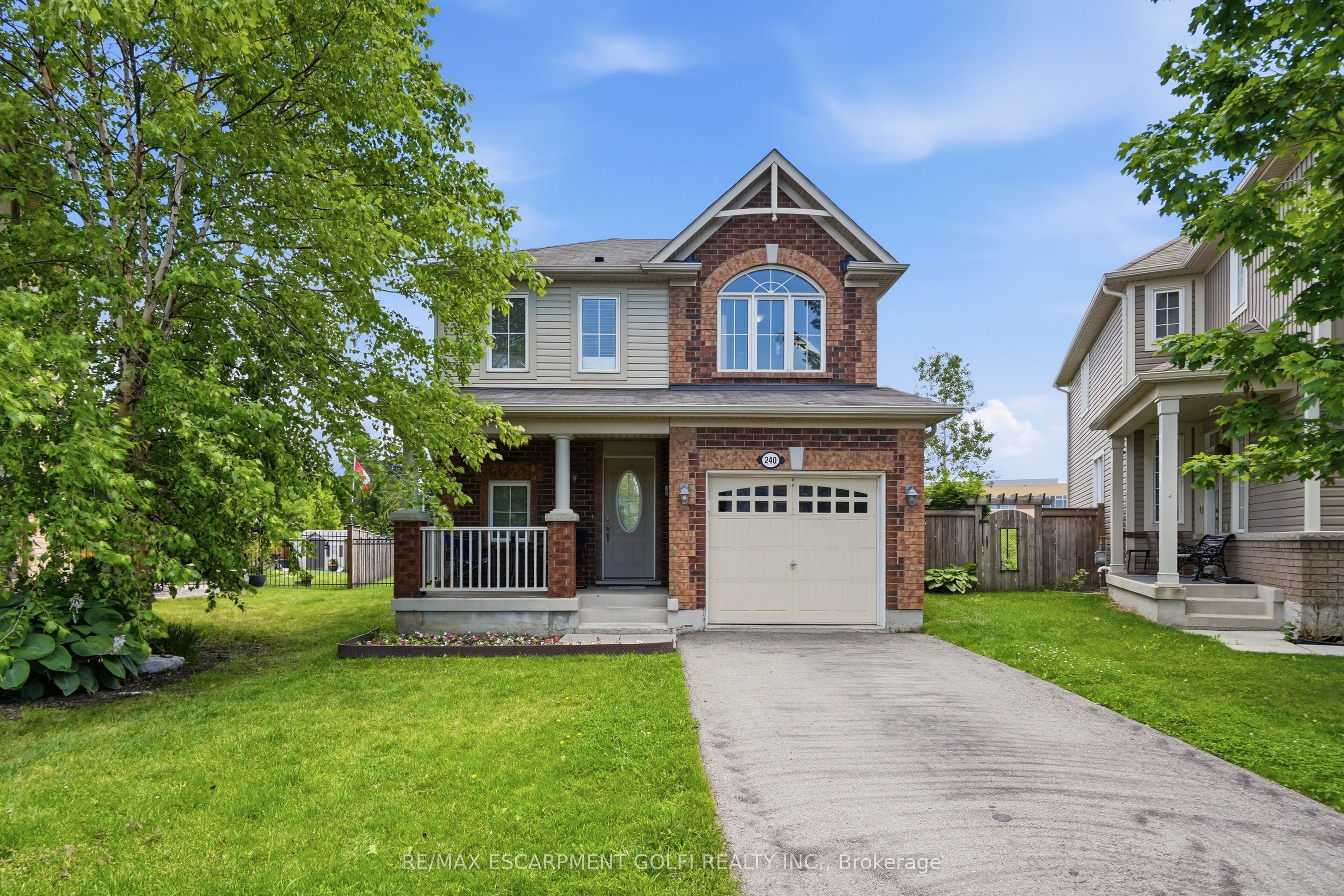 240 Emick Drive, Hamilton, ON L9K 0E1