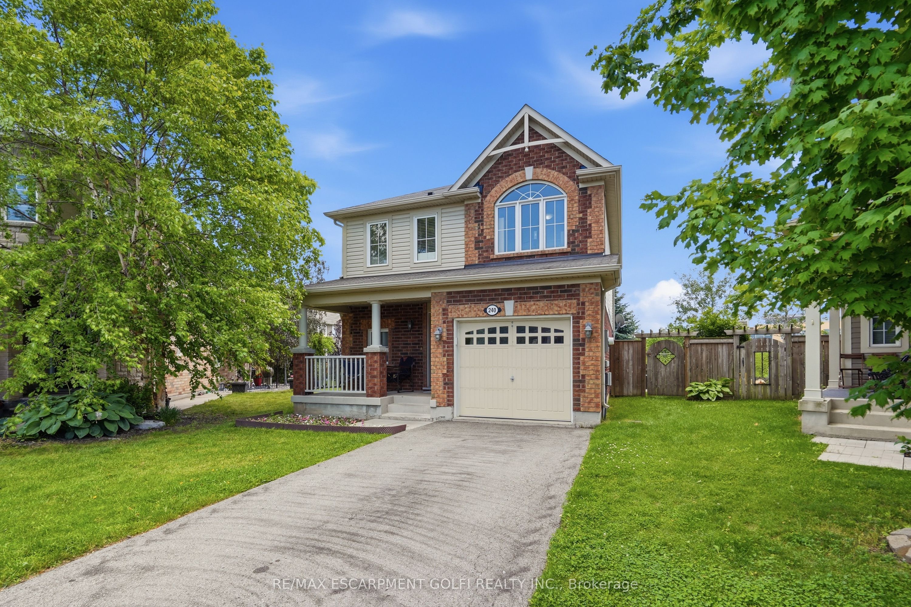 240 Emick Drive, Hamilton, ON L9K 0E1 photo 3