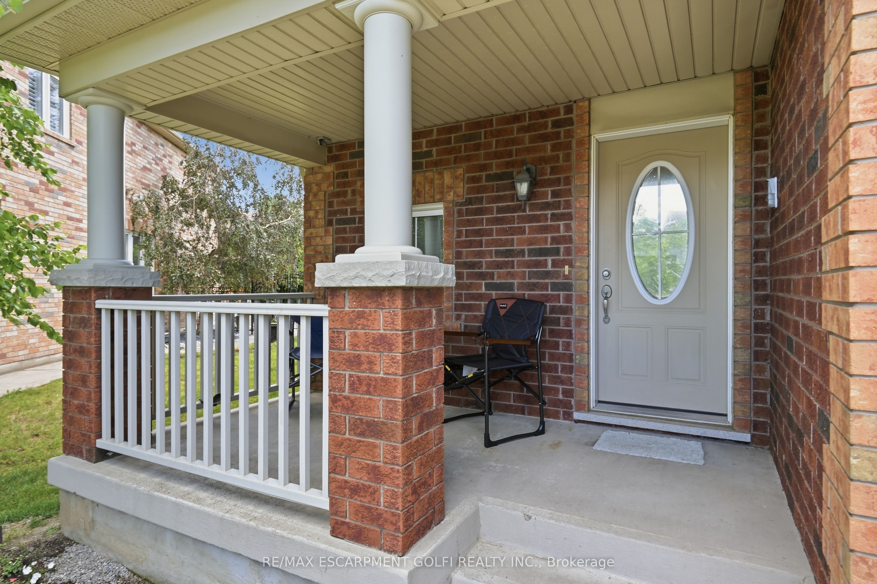 240 Emick Drive, Hamilton, ON L9K 0E1 photo 4