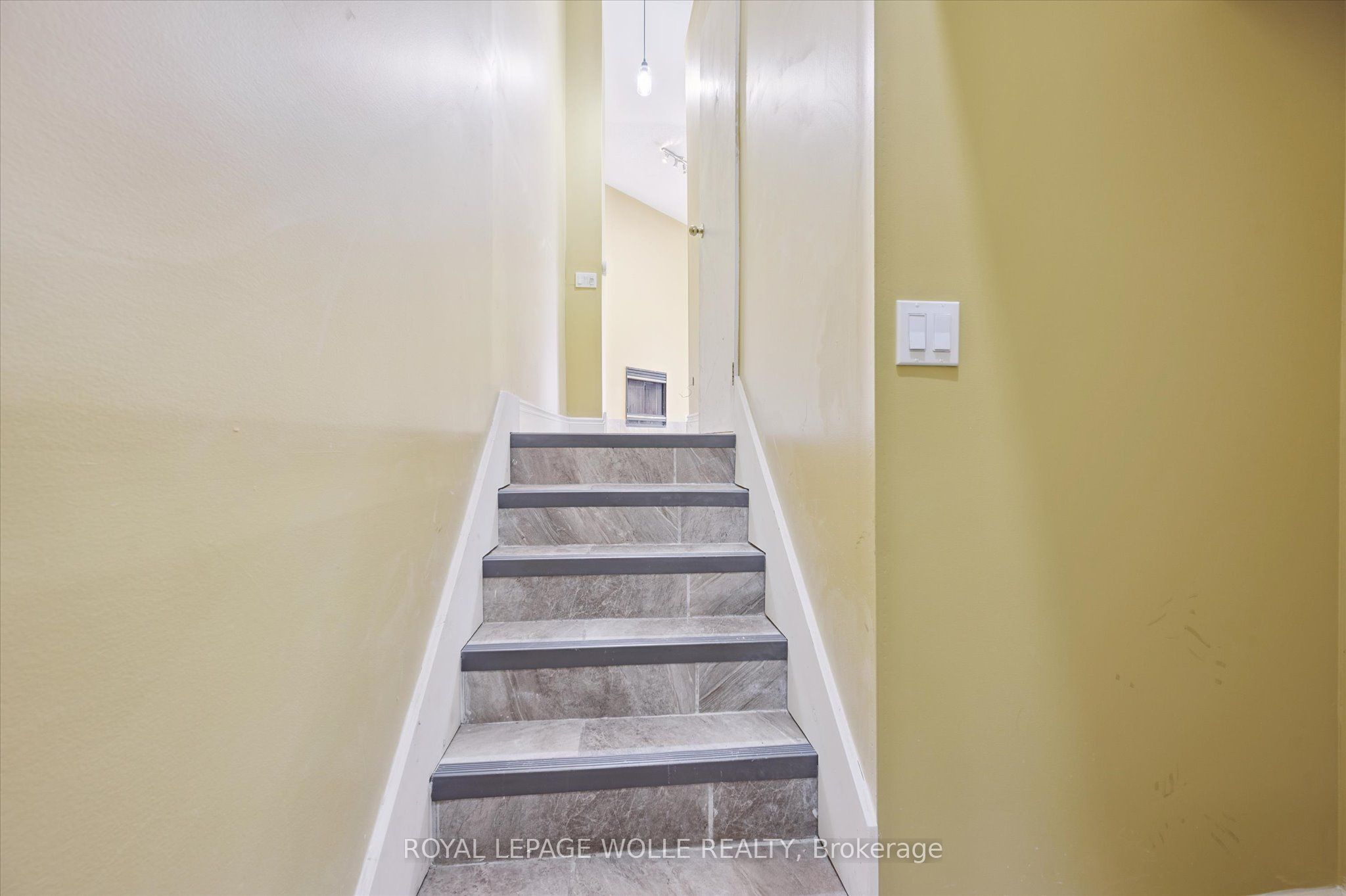 589 Beechwood Drive 43, Waterloo, ON N2T 2K9 photo 5