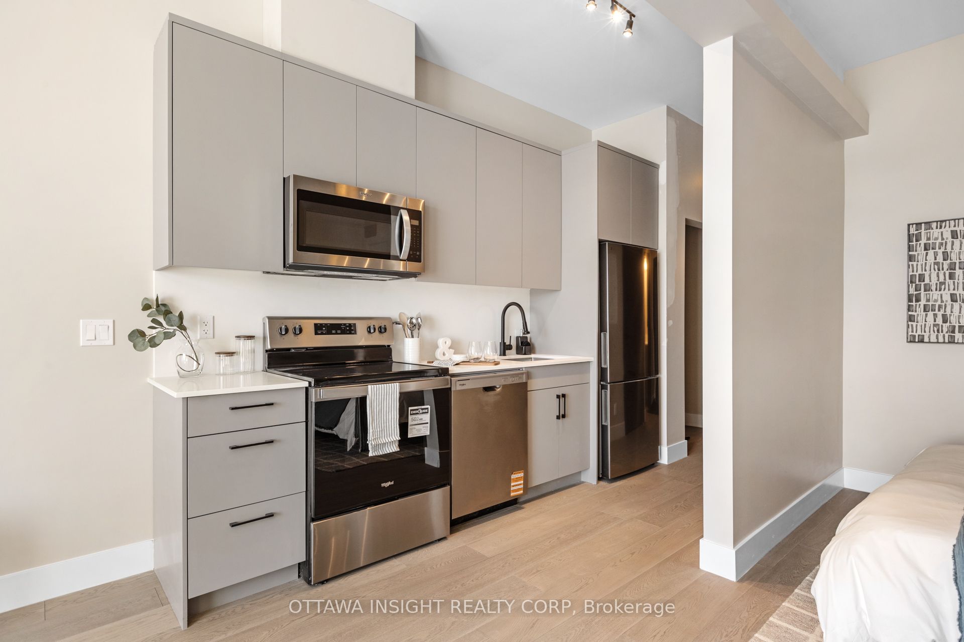 180 Kanata Avenue 1A, Kanata, ON K2K 3L9 photo 4