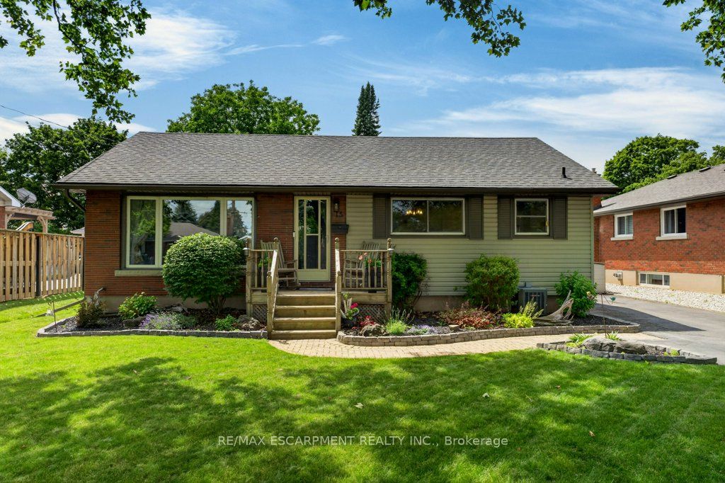 15 Roxanne Drive, St. Catharines, ON L2M 3G8