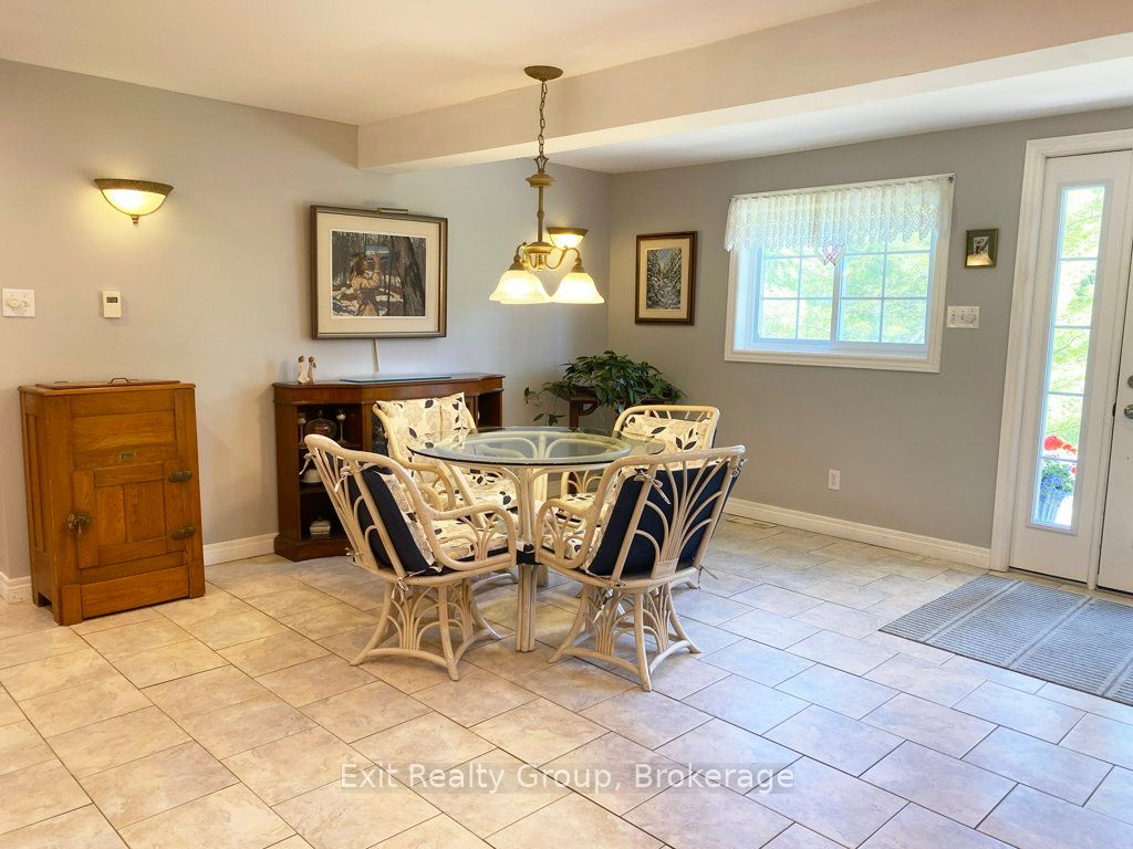 1466 Carman Road, Quinte West, ON K8V 5P4 photo 5
