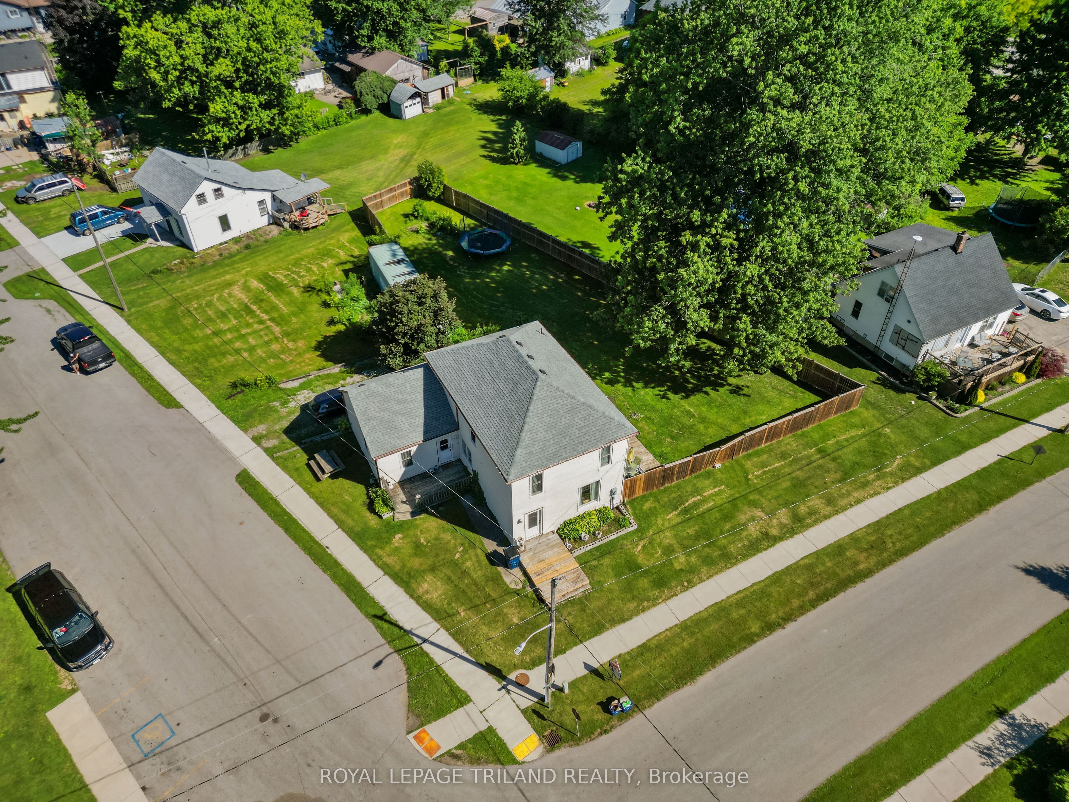 15 Dundas Street, Newbury, ON N0L 1Z0 photo 2
