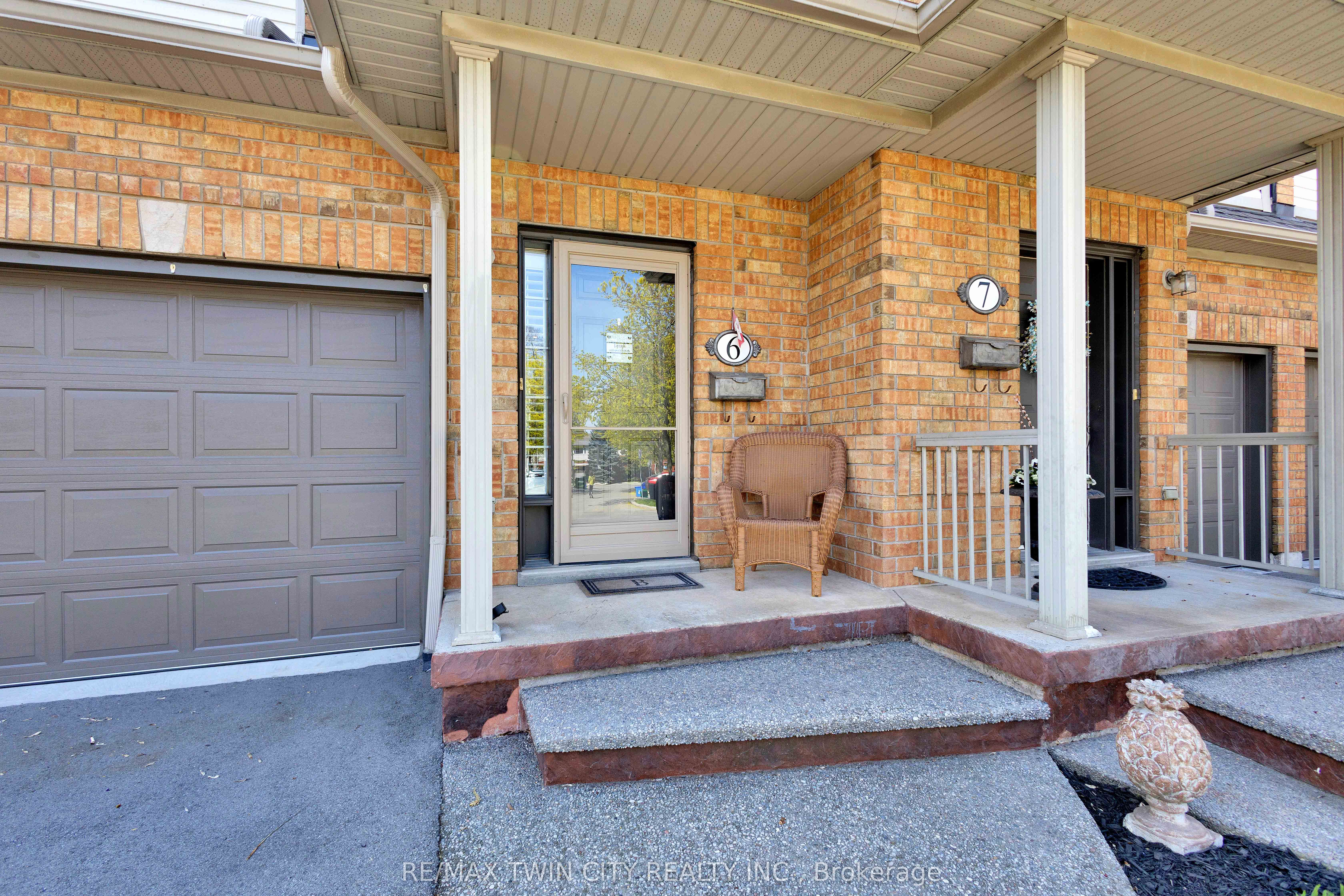 120 Beddoe Drive 6, Hamilton, ON L8P 4Z4 photo 4