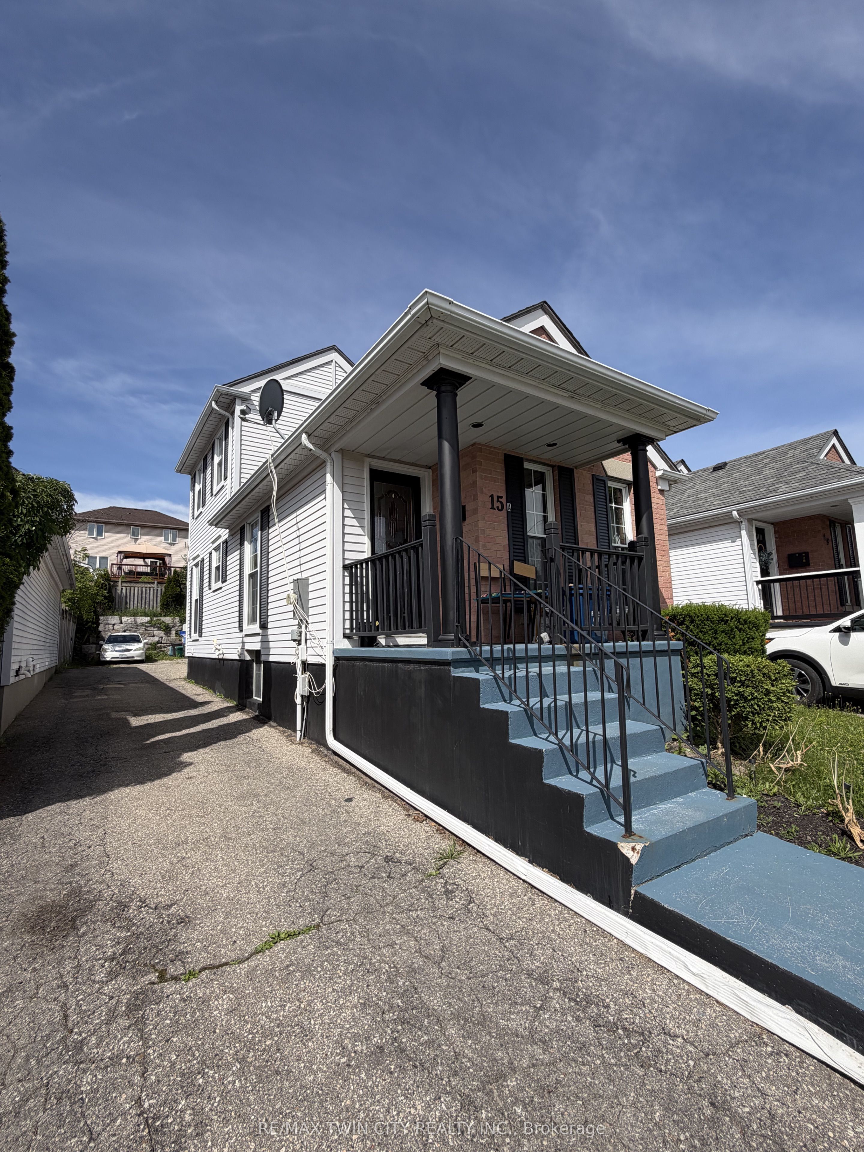 15 Milfoil Crescent B, Kitchener, ON N2E 3L2
