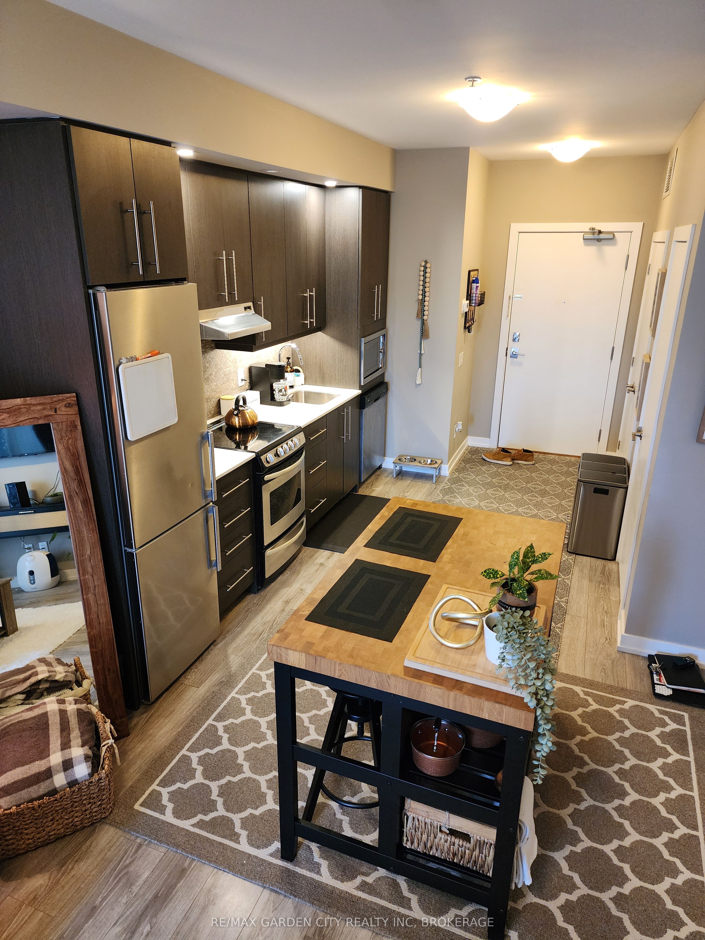 10 Esplanade Lane 206, Grimsby, ON L3M 0H1 photo 5