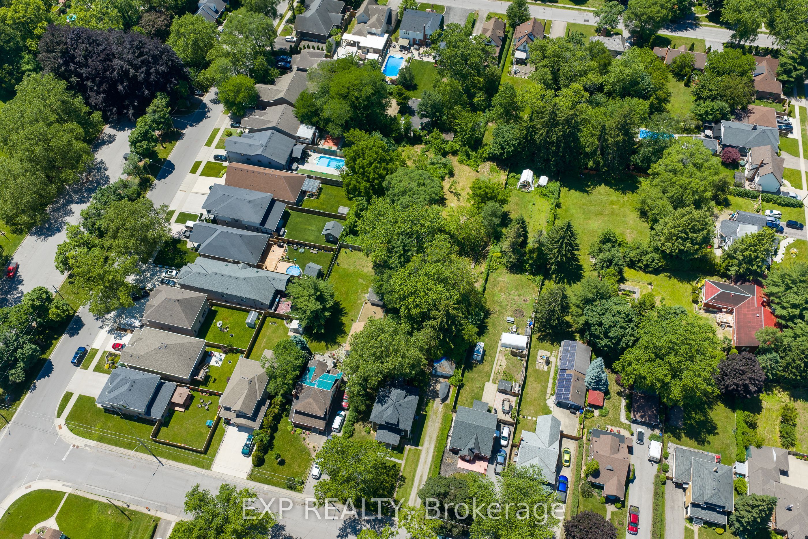 6111 Carlton Avenue, Niagara Falls, ON L2G 5J8 photo 2