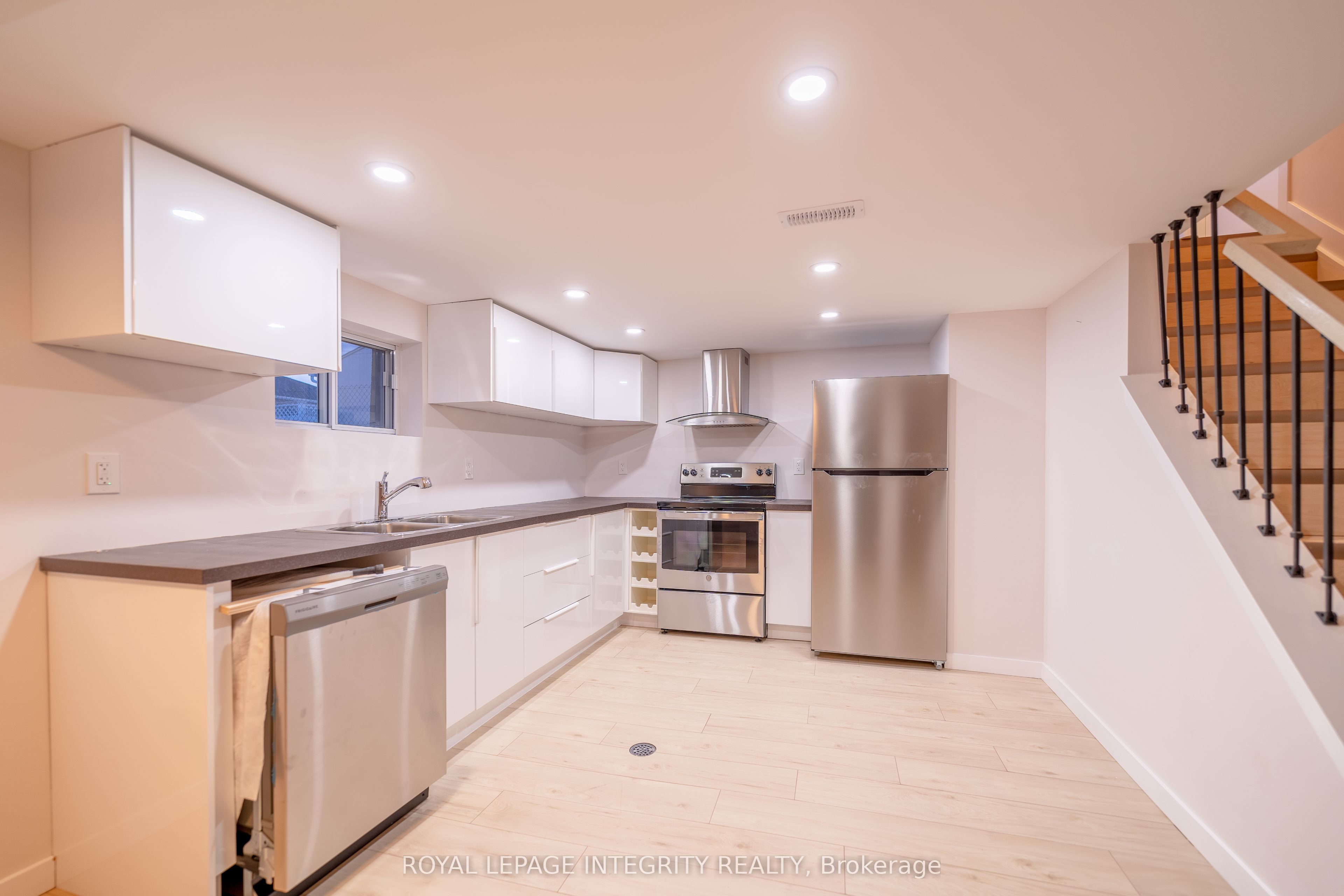 610 Alesther Street B, Overbrook - Castleheights and Area, ON K1K 1J2 photo 3