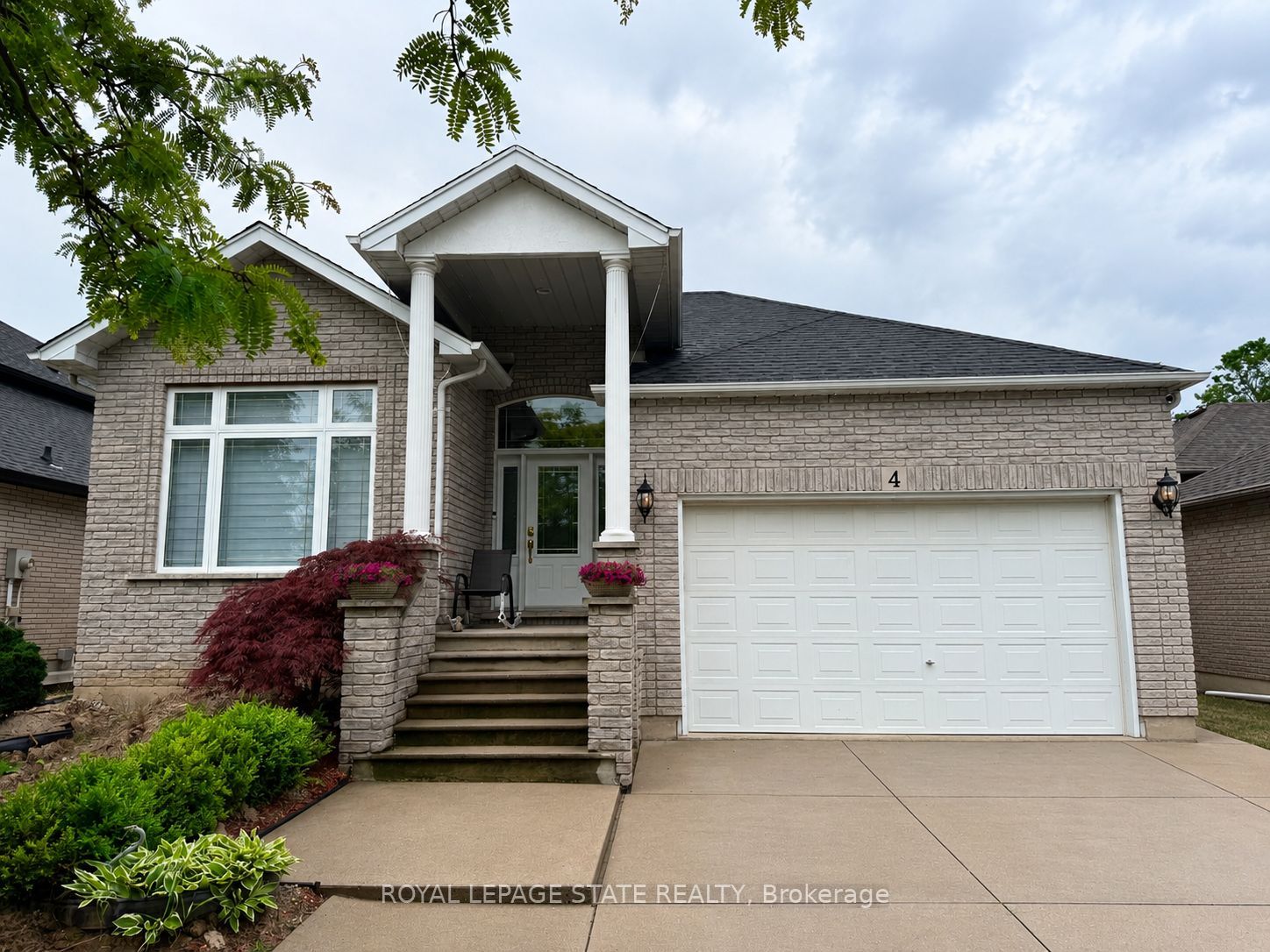 4 Waterside Drive LOWER UNIT, Hamilton, ON L8E 5T9