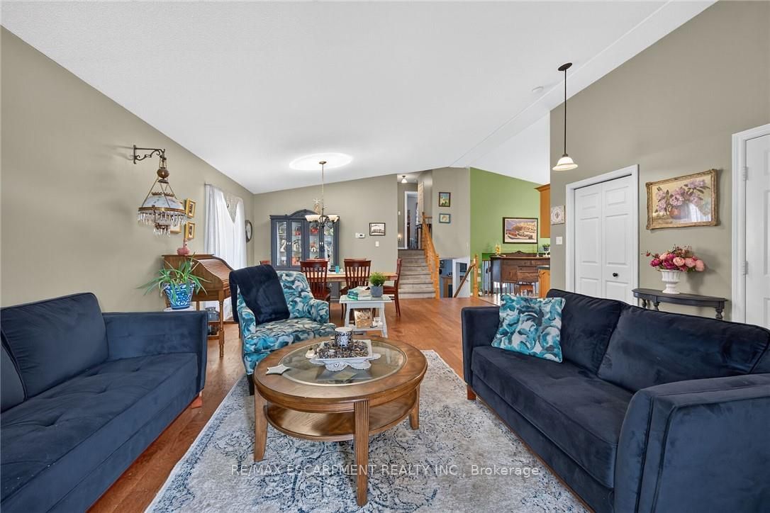 64 Caledonia Avenue, Haldimand, ON N3W 2M9 photo 5