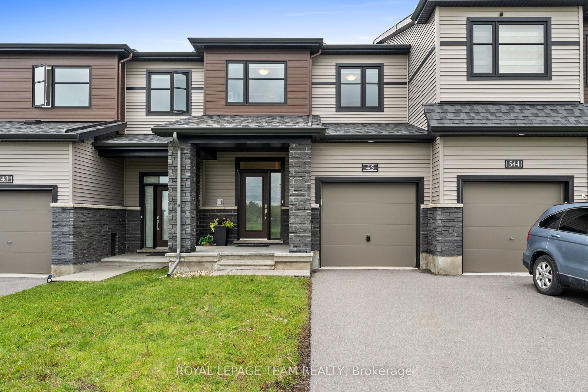 45 Finglas Court, Barrhaven, ON K2J 6Y6