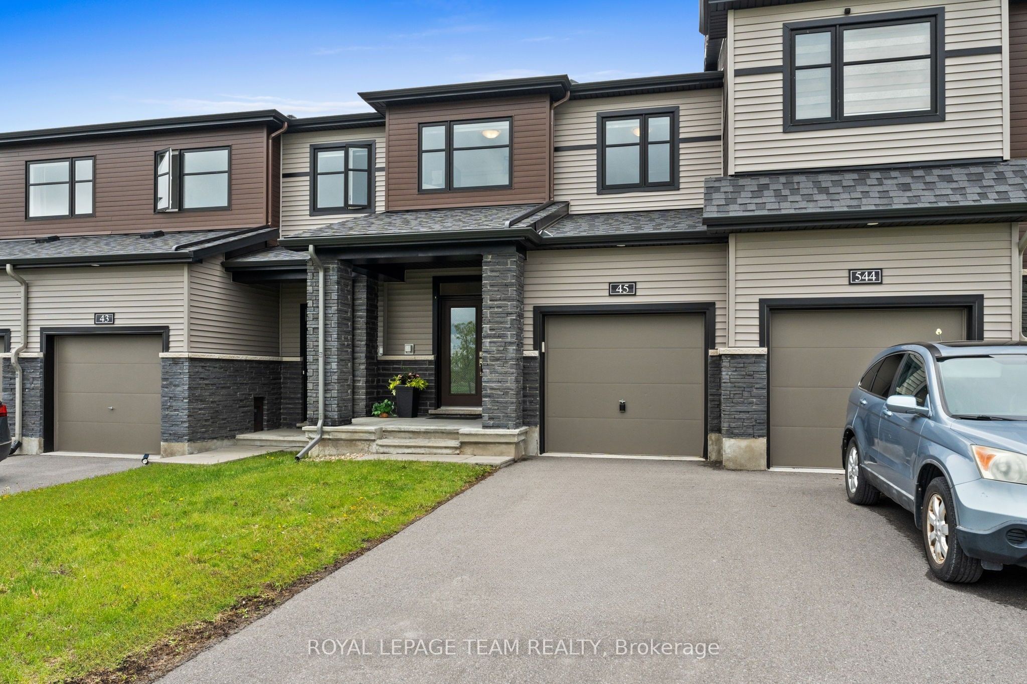 45 Finglas Court, Barrhaven, ON K2J 6Y6 photo 3
