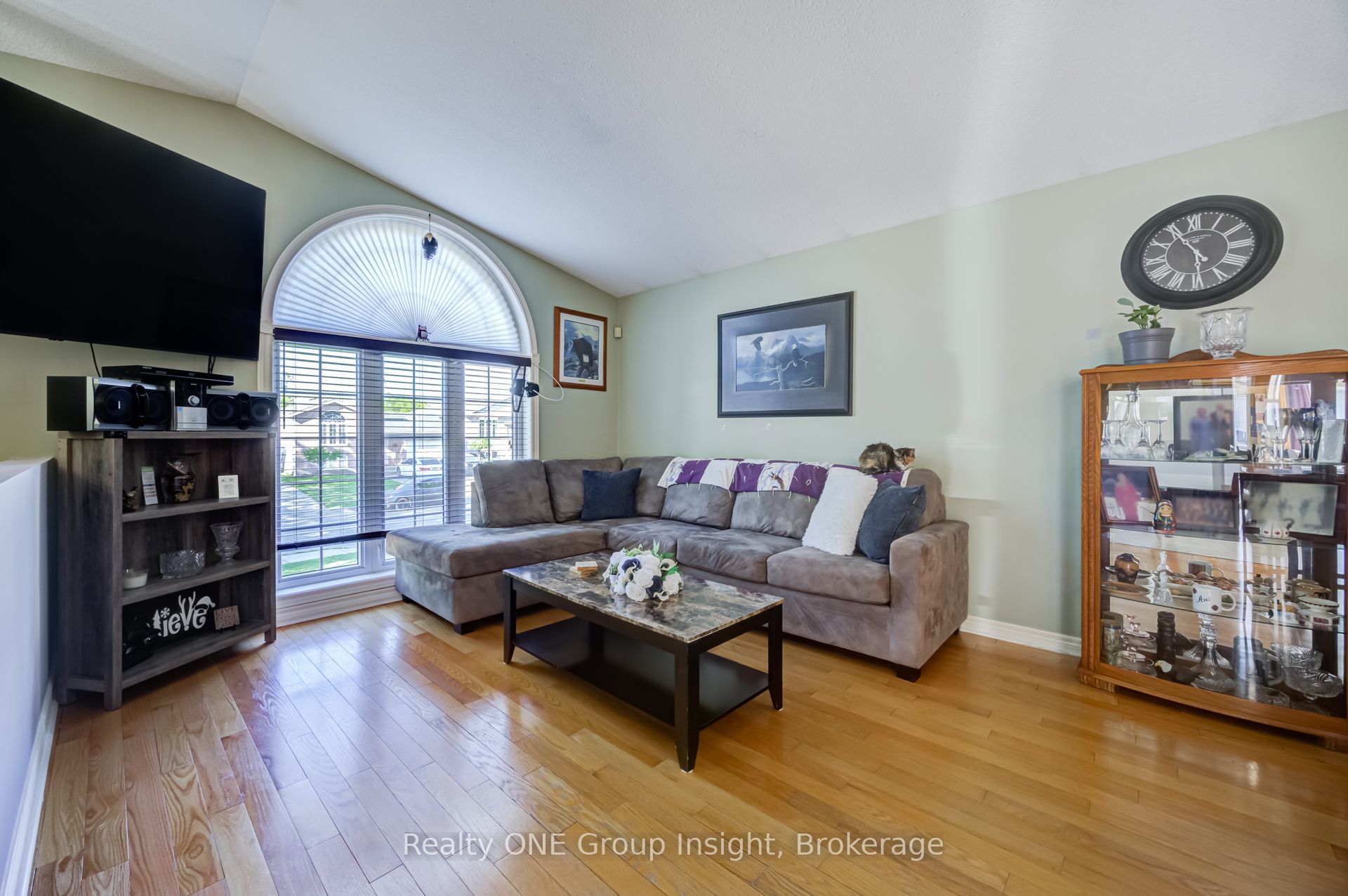 7880 Ascot Circle, Niagara Falls, ON L2H 3E4 photo 3