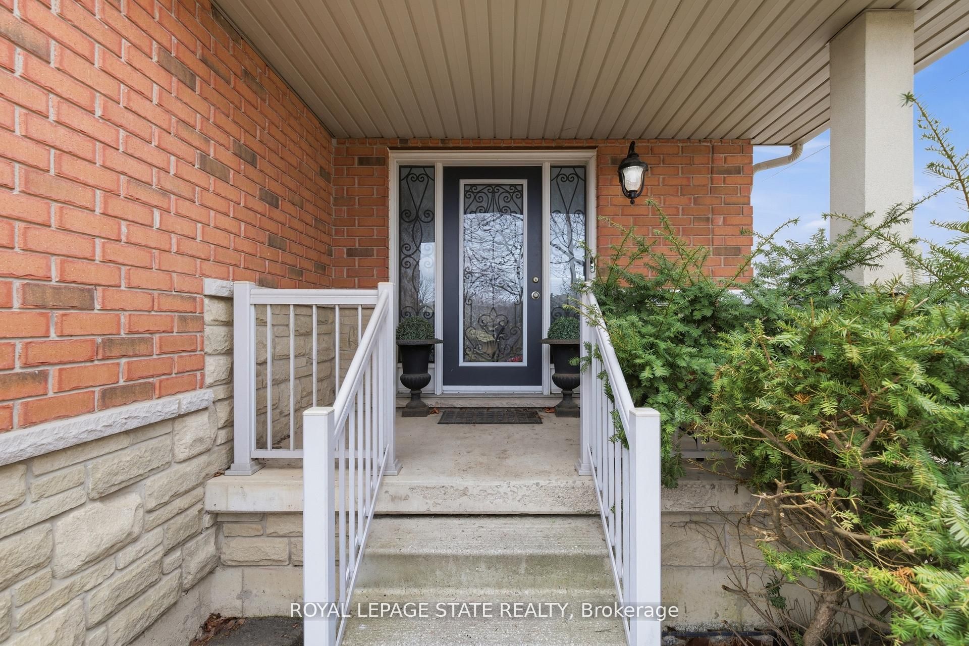 84 Duncairn Crescent, Hamilton, ON L9C 6G1 photo 2