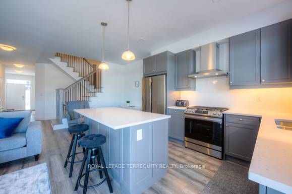 154 Sycamore Street, Blue Mountains, ON L9Y 4E2 photo 3