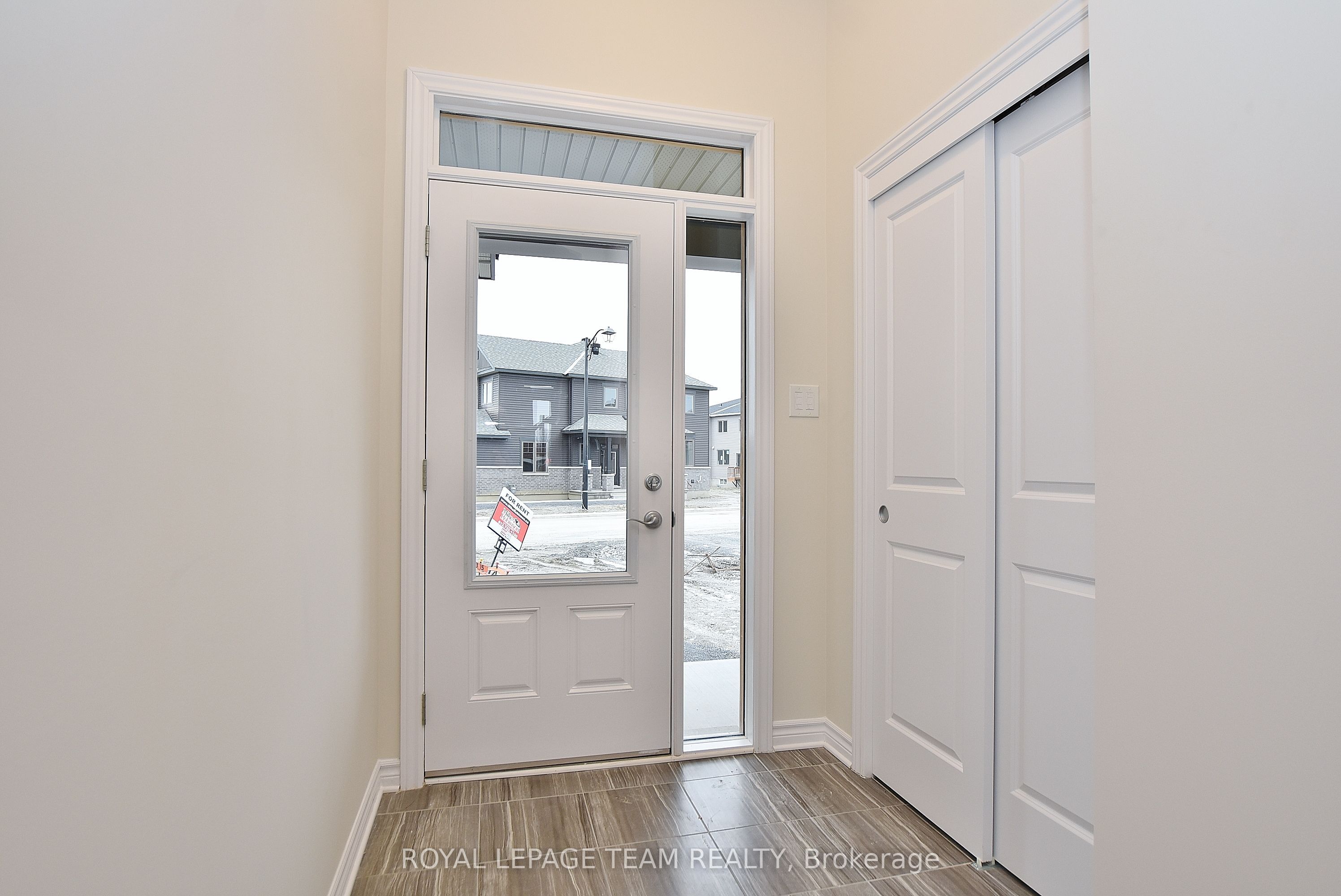30 ROOKIE Crescent, Kanata, ON K2V 0R9 photo 4