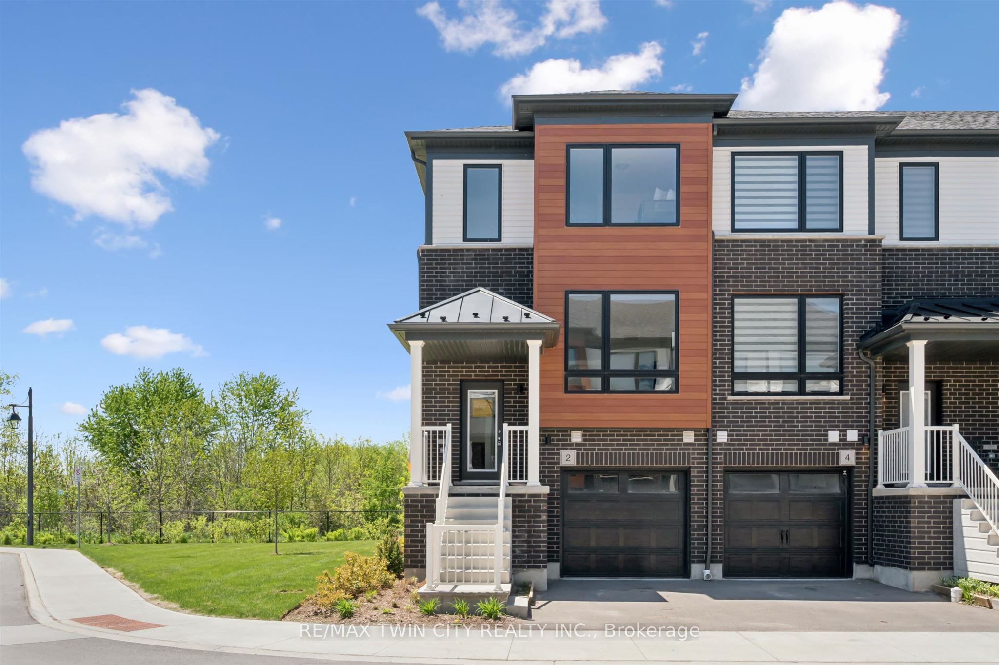 2 Sora Lane, Guelph, ON N1E 0T4