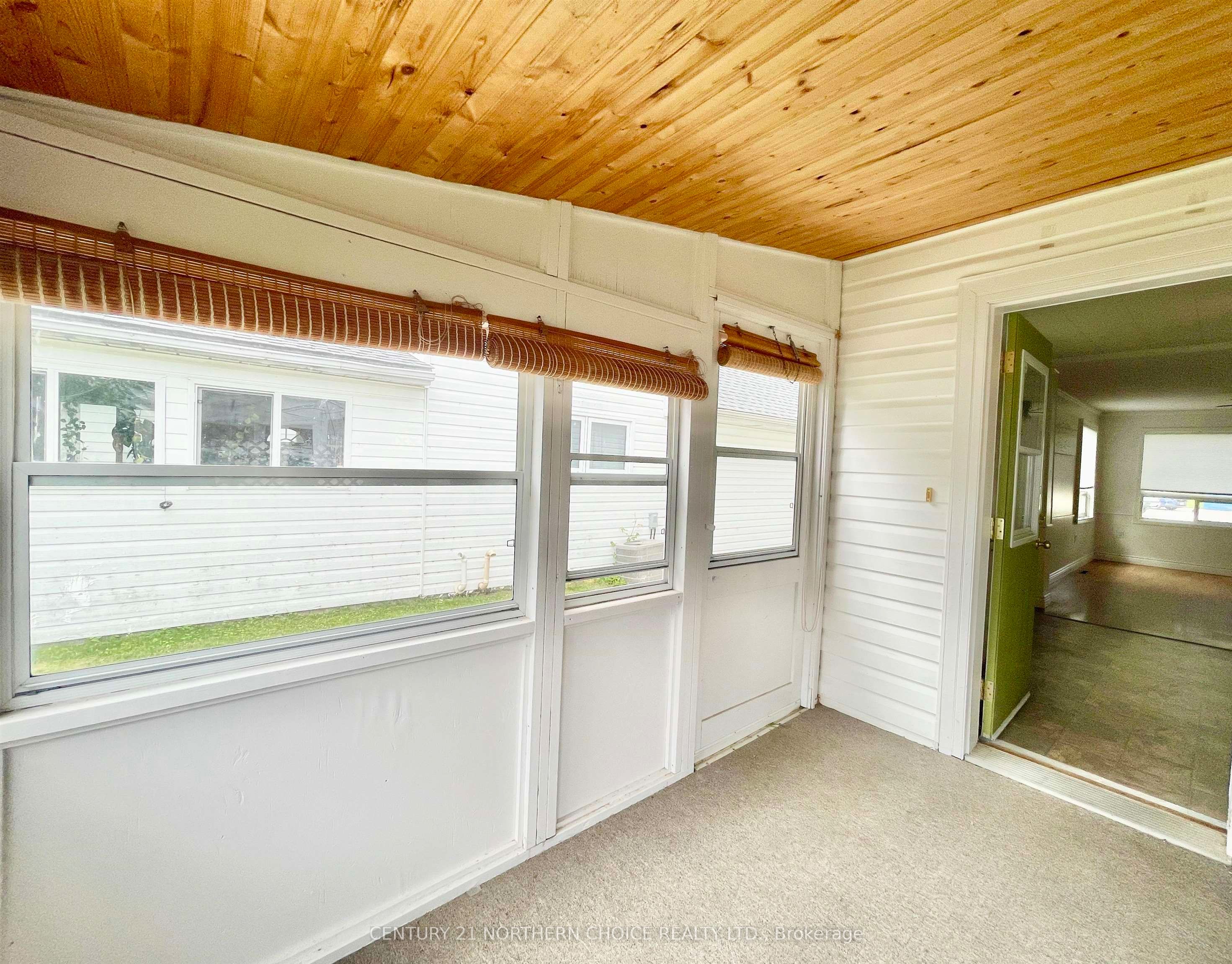 25 Casimir Avenue, Dryden, ON P8N 2G3 photo 3