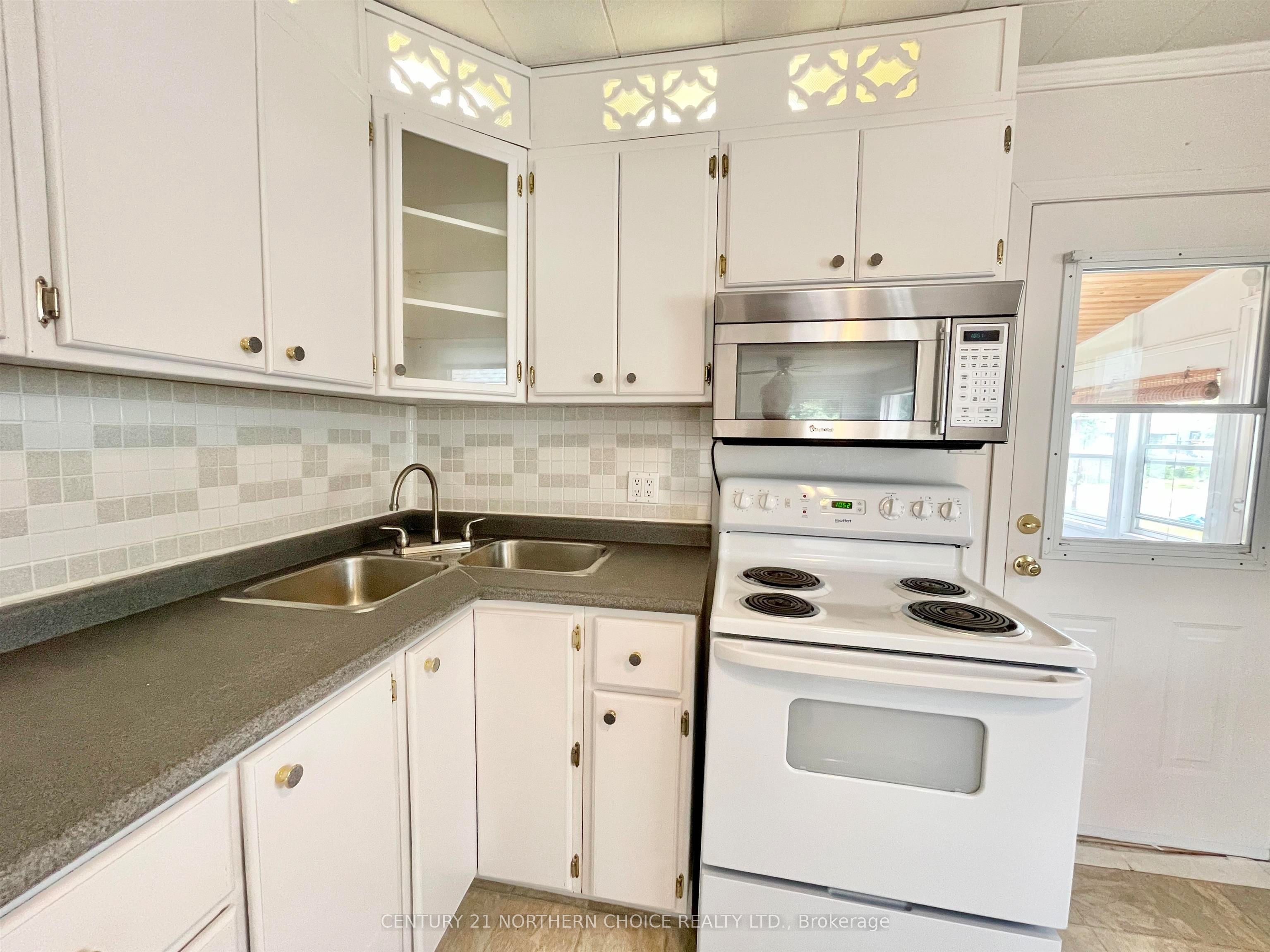 25 Casimir Avenue, Dryden, ON P8N 2G3 photo 4