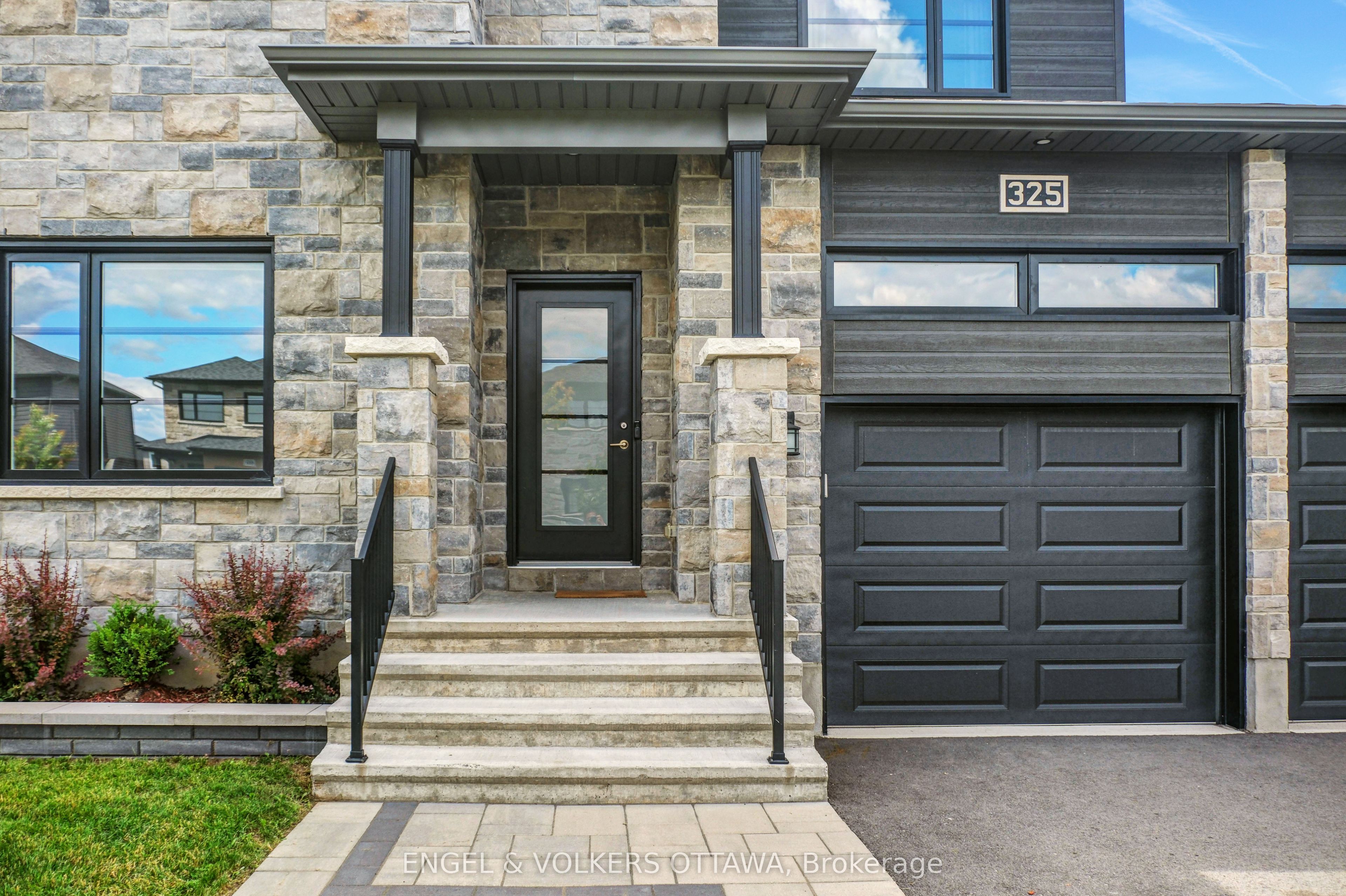 325 Moonlight Drive, Russell, ON K4R 0L1 photo 3