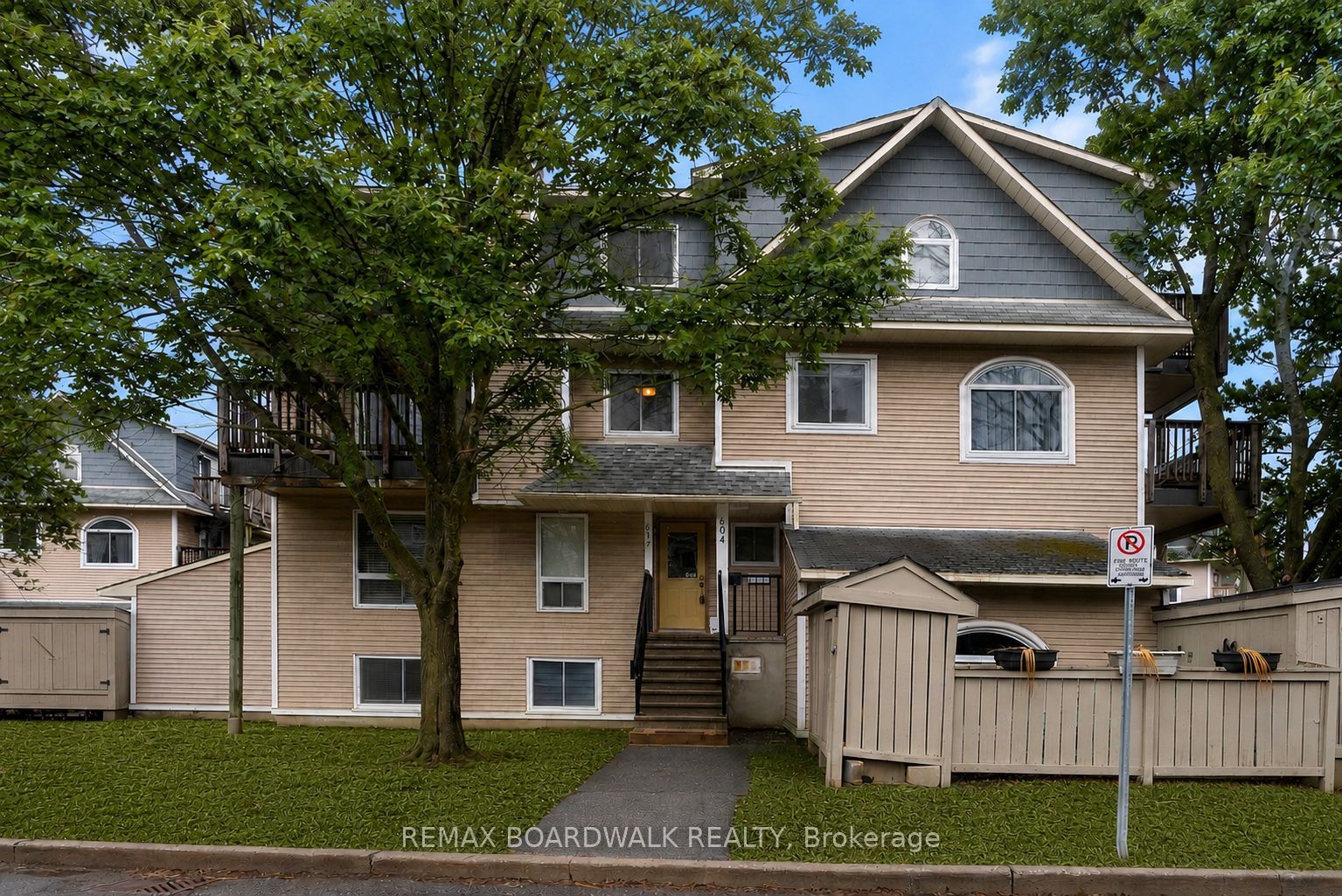614 Tanguay Court, Kanata, ON K2L 3X3 photo 3