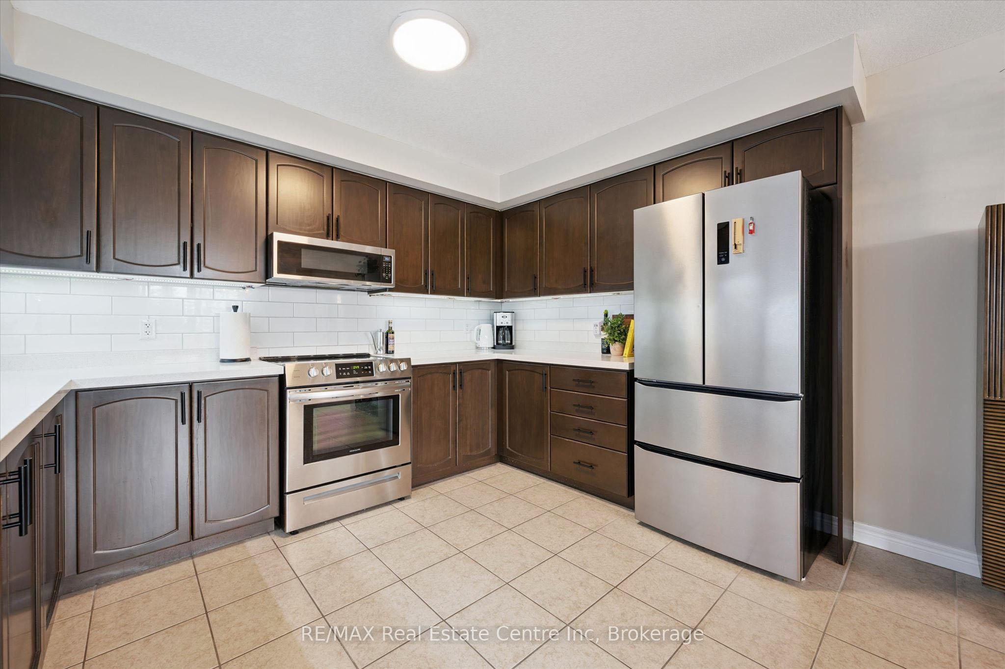 904 Paisley Road 202, Guelph, ON N1K 0C6 photo 2