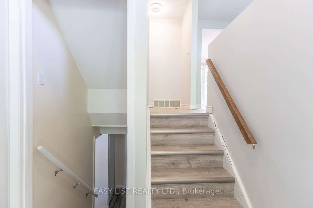 2651 Marsdale Drive, Peterborough, ON K9L 1R5 photo 3