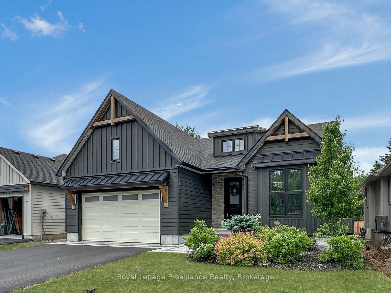 37 Deerview Drive, Quinte West, ON K8V 5P4 photo 2