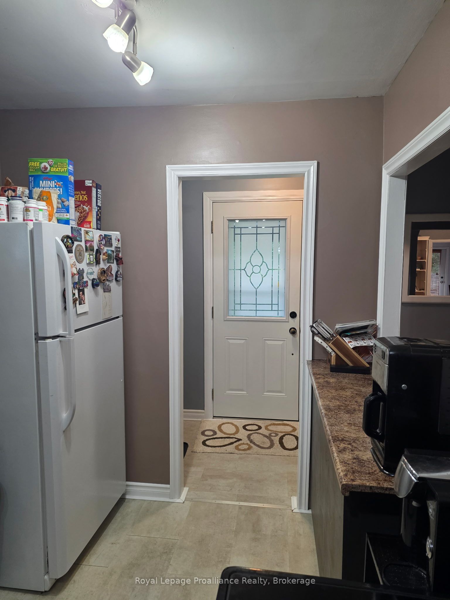 42 Kerr Crescent, Quinte West, ON K8V 2W4 photo 4