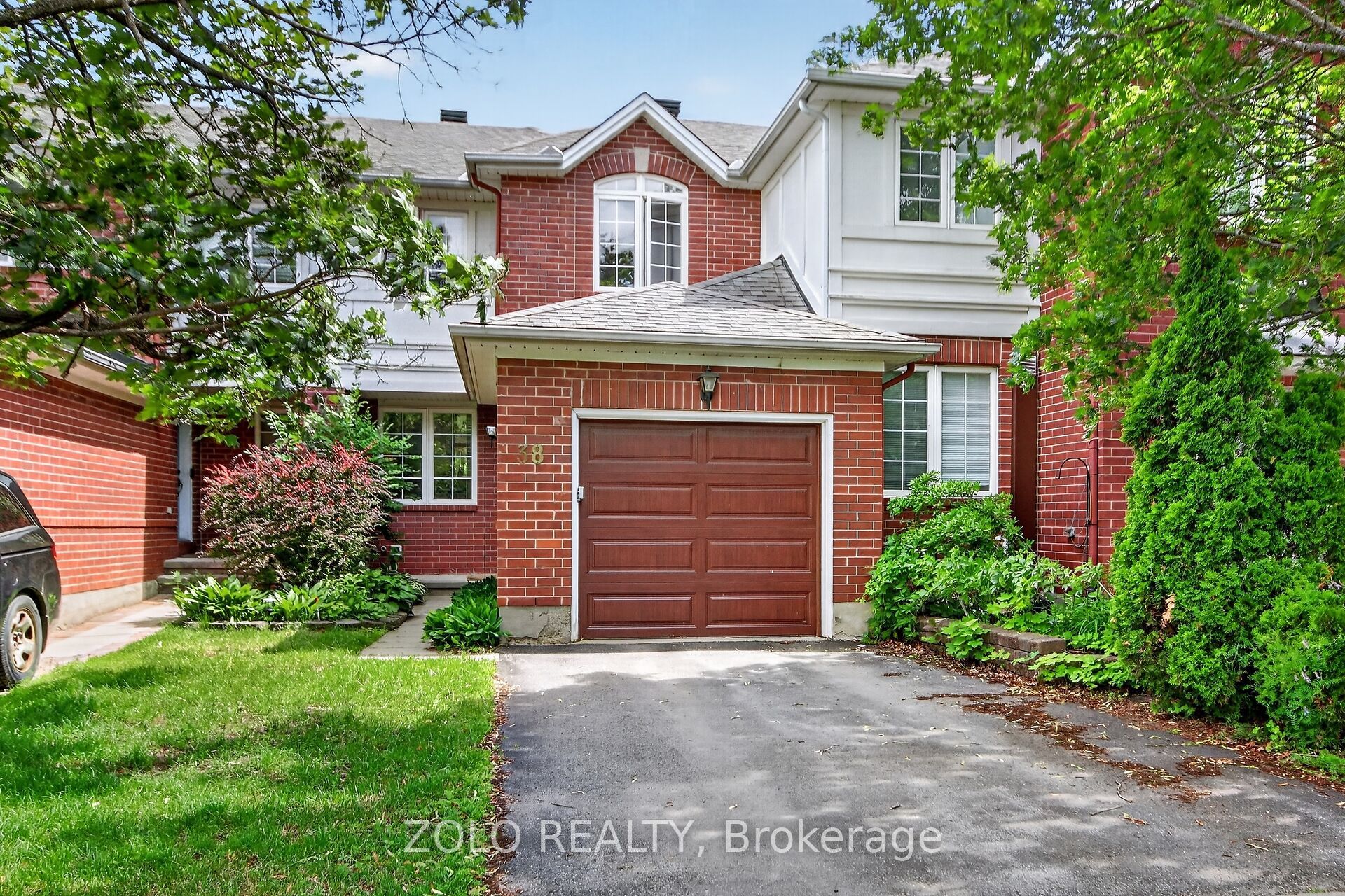 38 Central Park Drive, Carlington - Central Park, ON K2C 4A3